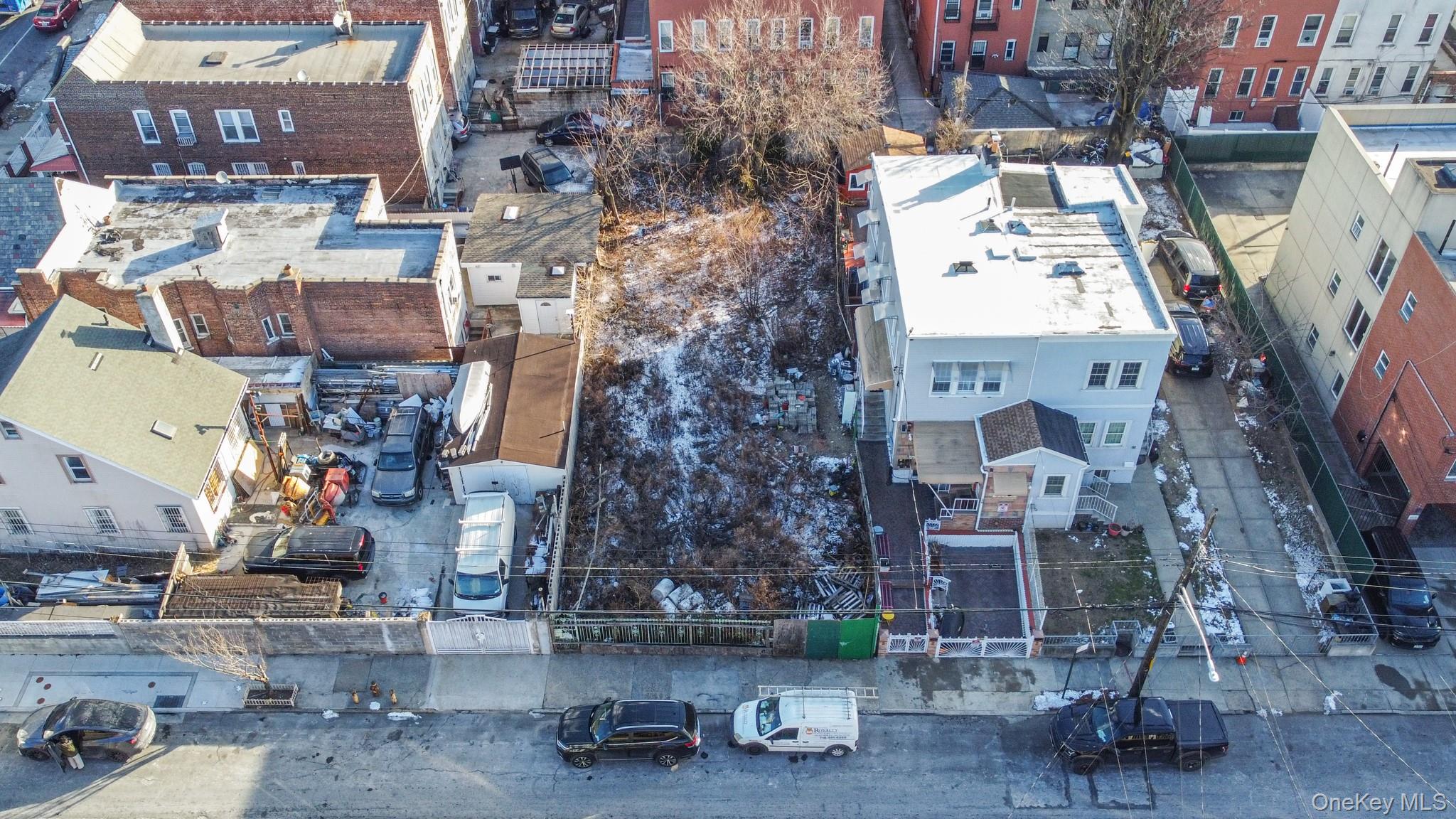 1st image of 175 E 55th St, New York, NY 11203 | MLS# 1035119