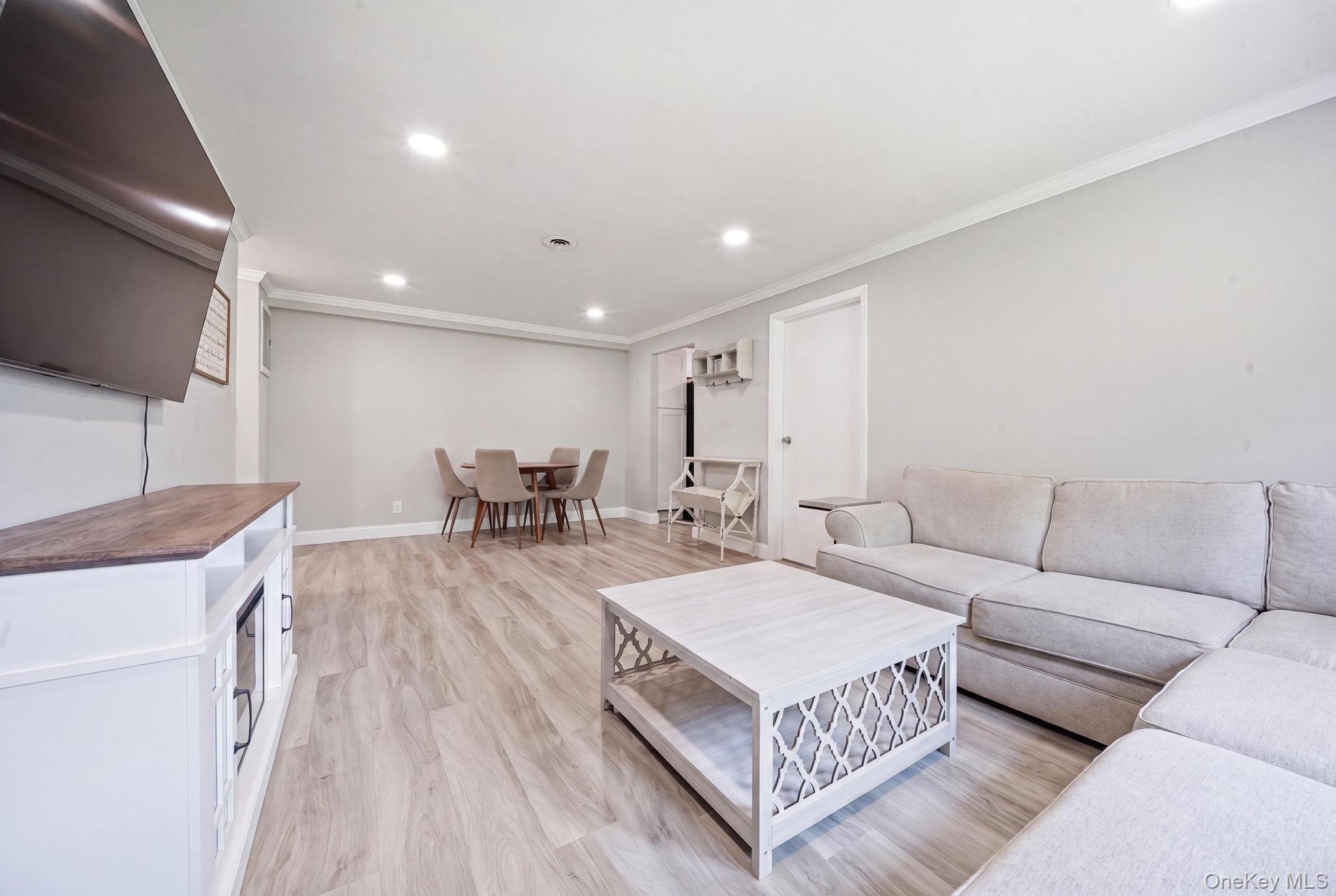 4th image of 3 Newbrook Ln, Islip, NY 11751