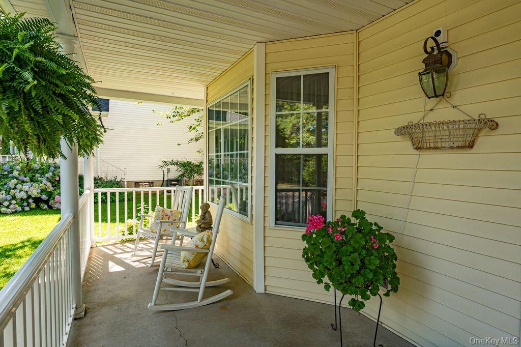 2nd image of 4 Fable Rd, Smithtown, NY 11780 | MLS# 1035173