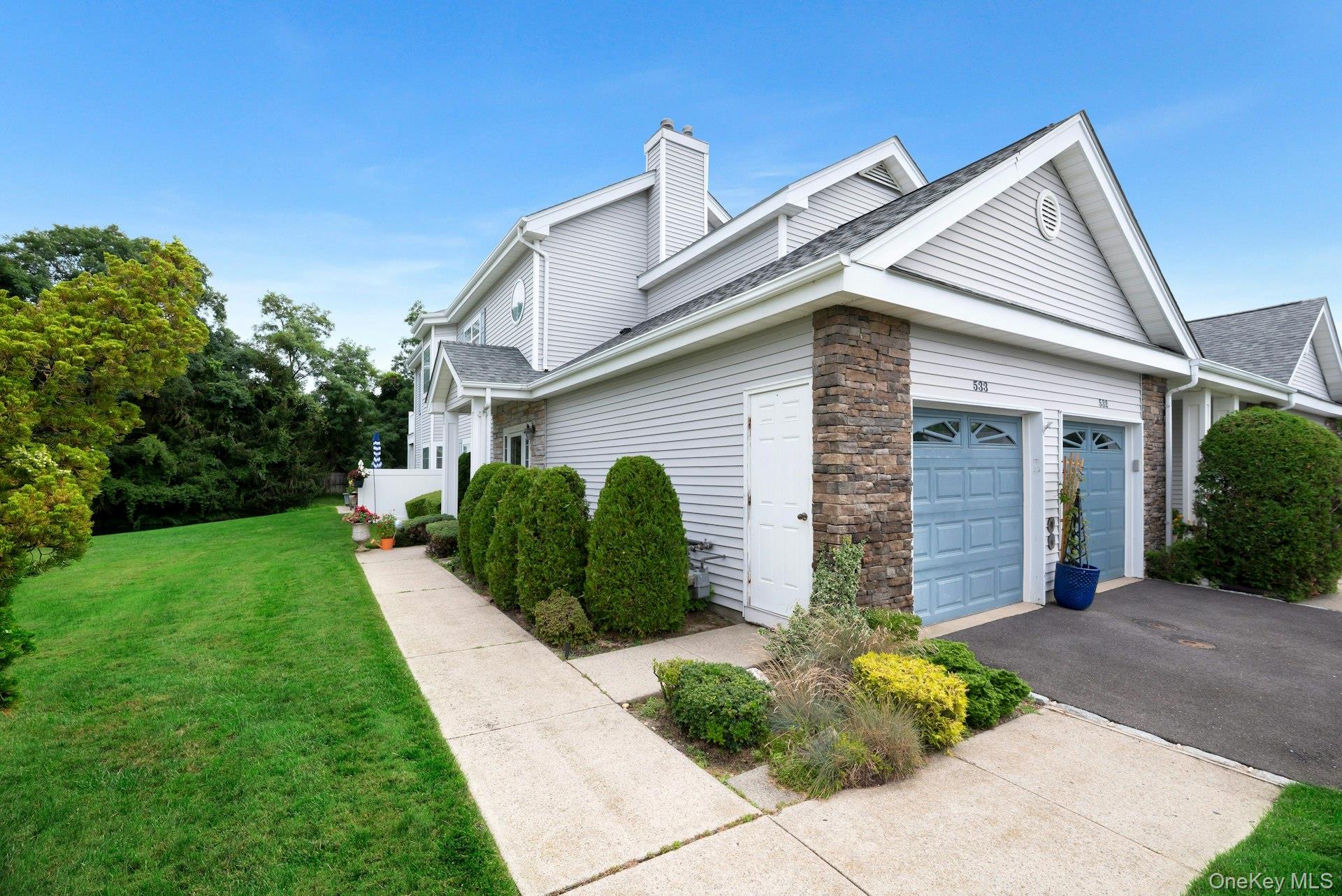 3rd image of 533 Highland Ct, Brookhaven, NY 11955 | MLS# 1035179