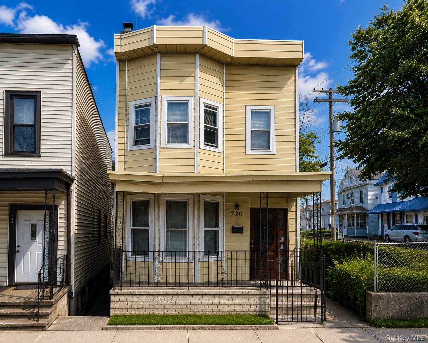 1st image of 726 E 239th St, New York, NY 10466 | MLS# 1035188