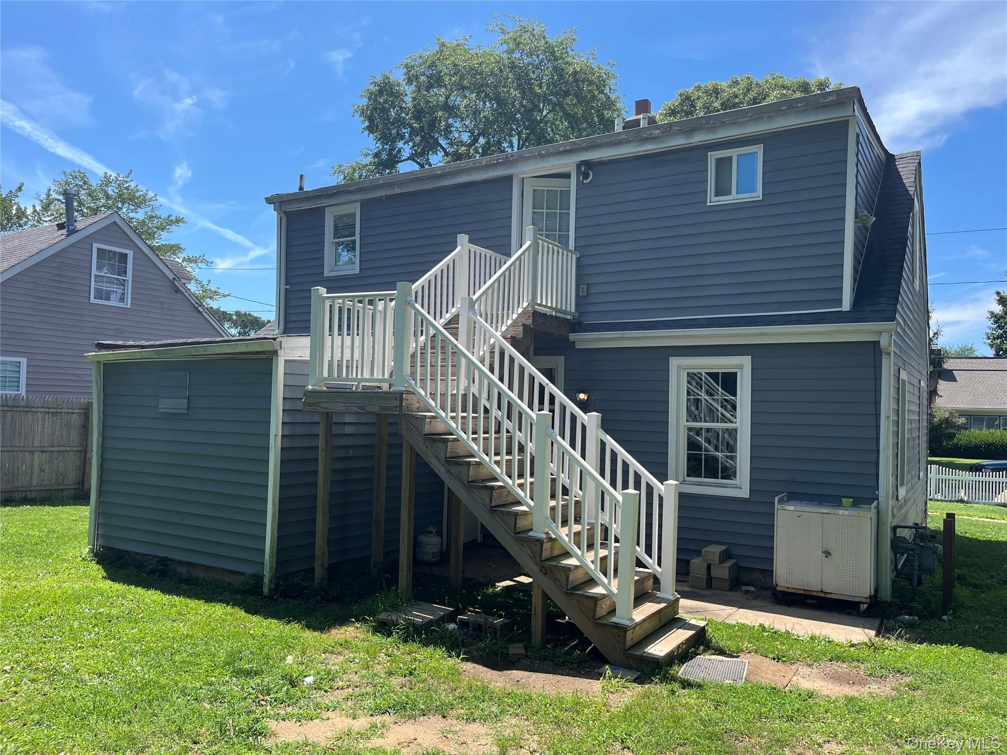 4th image of 32 7Th Ave S, Huntington, NY 11746 | MLS# 1035198