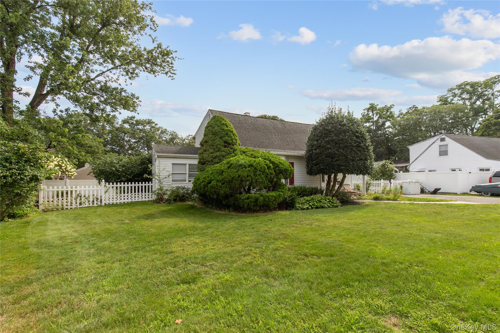 4th image of 713 Wren Ct, Hempstead, NY 11552 | MLS# 1035233