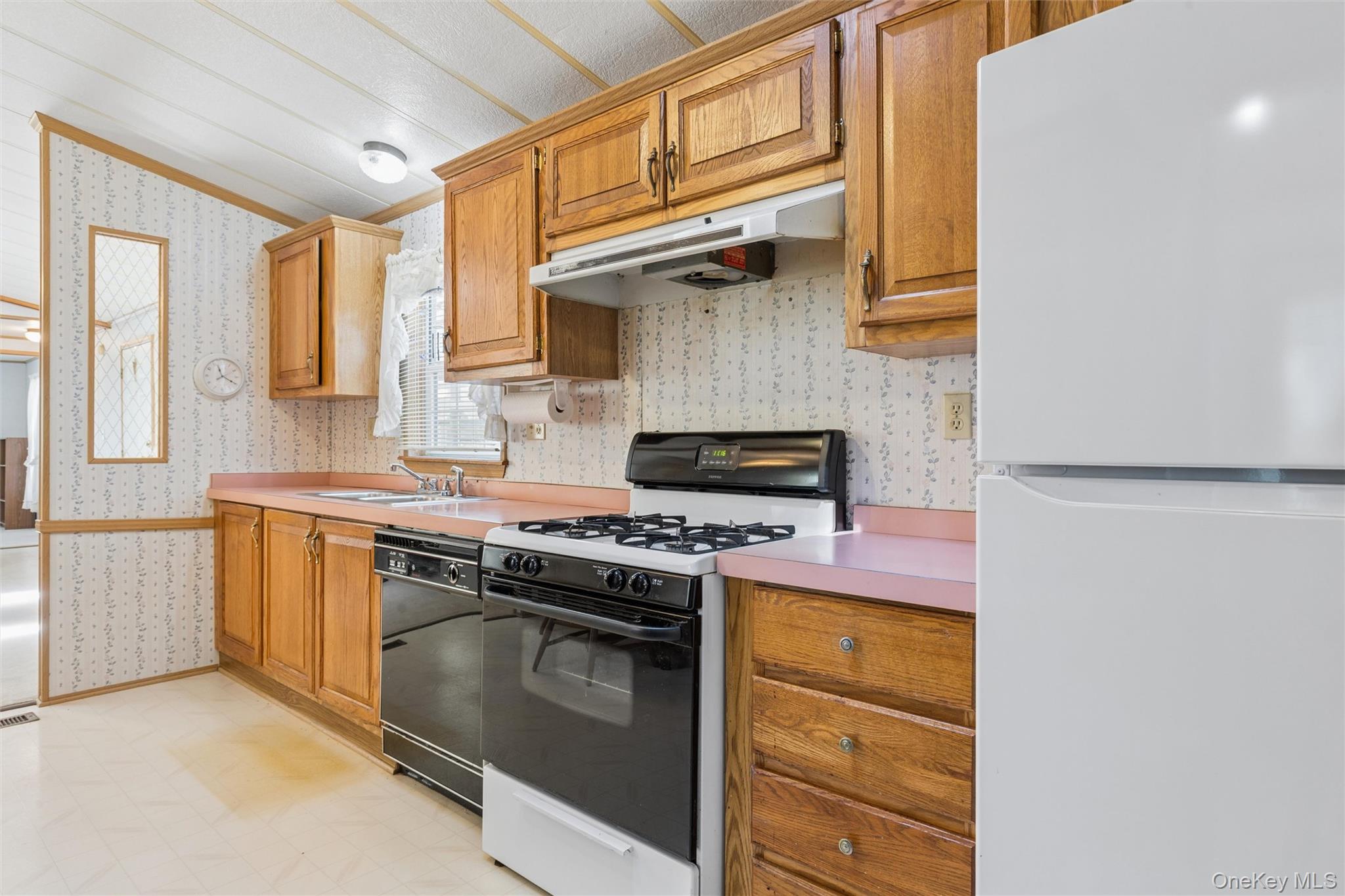 5th image of 1661 Old Country Rd #254, Riverhead, NY 11901 | MLS# 1035236