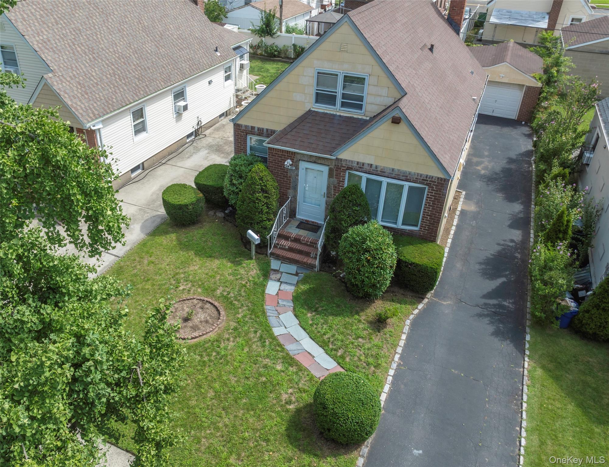 35th image of 82 53 266th St, New York, NY 11004 | MLS# 1035264