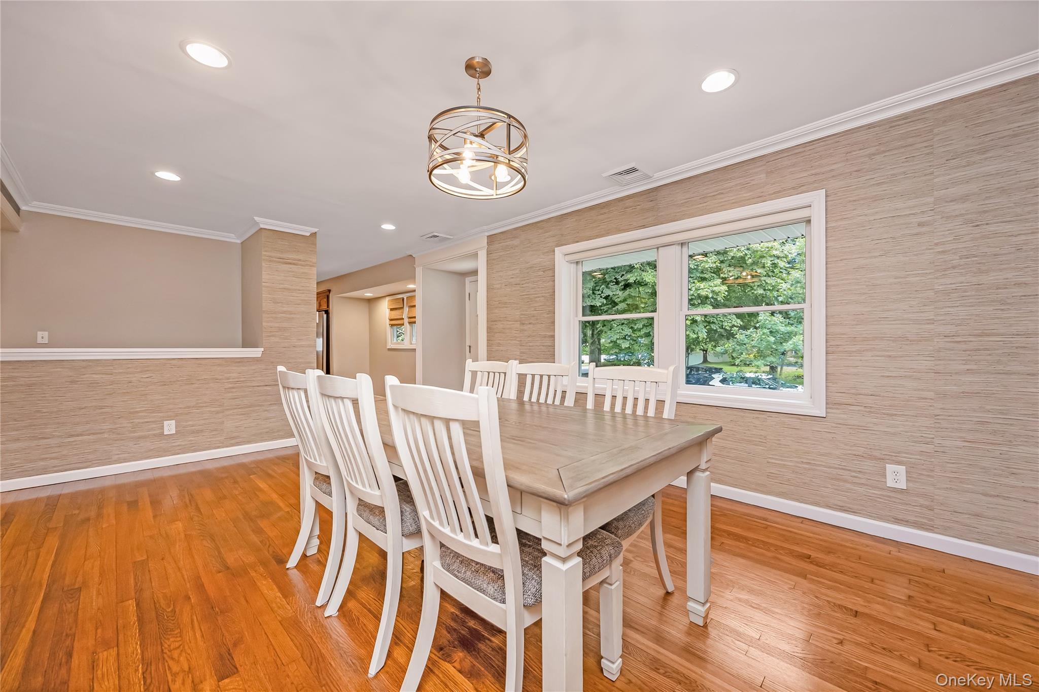 5th image of 15 Dewey Rd, Smithtown, NY 11725 | MLS# 1035282
