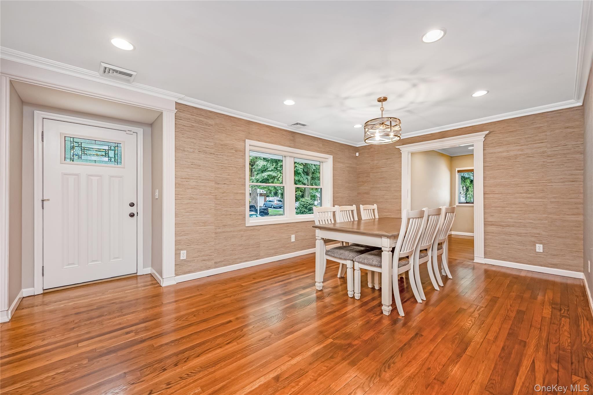 4th image of 15 Dewey Rd, Smithtown, NY 11725 | MLS# 1035282