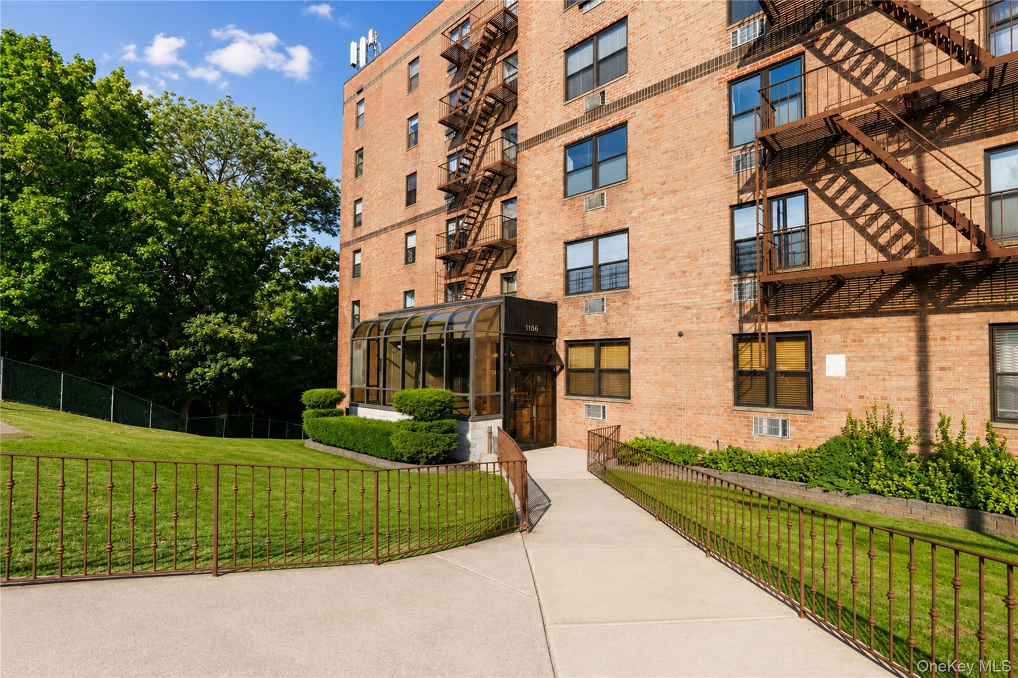 33rd image of 1160 Richmond Rd #2F, New York, NY 10304 | MLS# 1035285