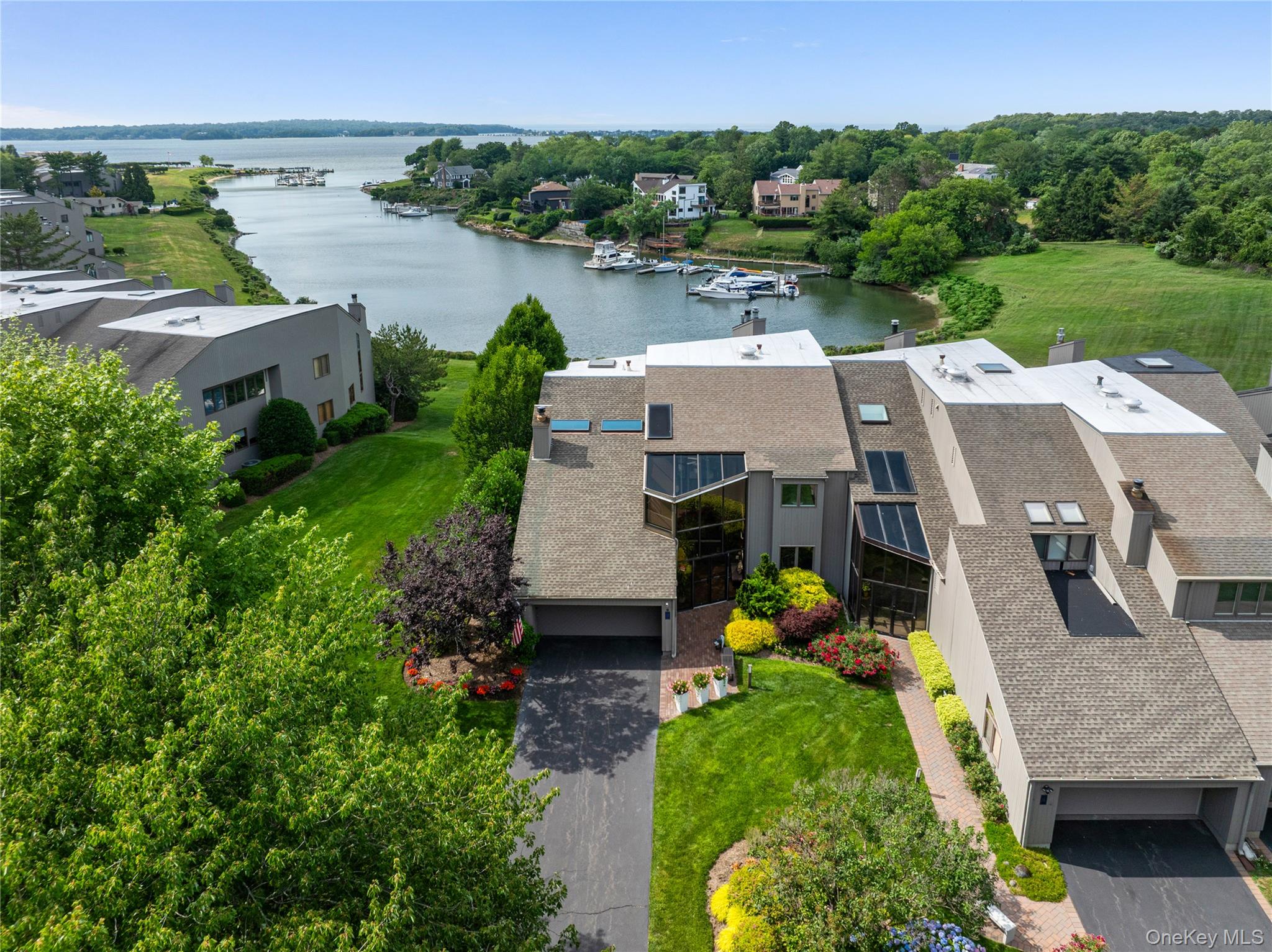 2nd image of 15 Harbour Point Dr, Huntington, NY 11768 | MLS# 1035398