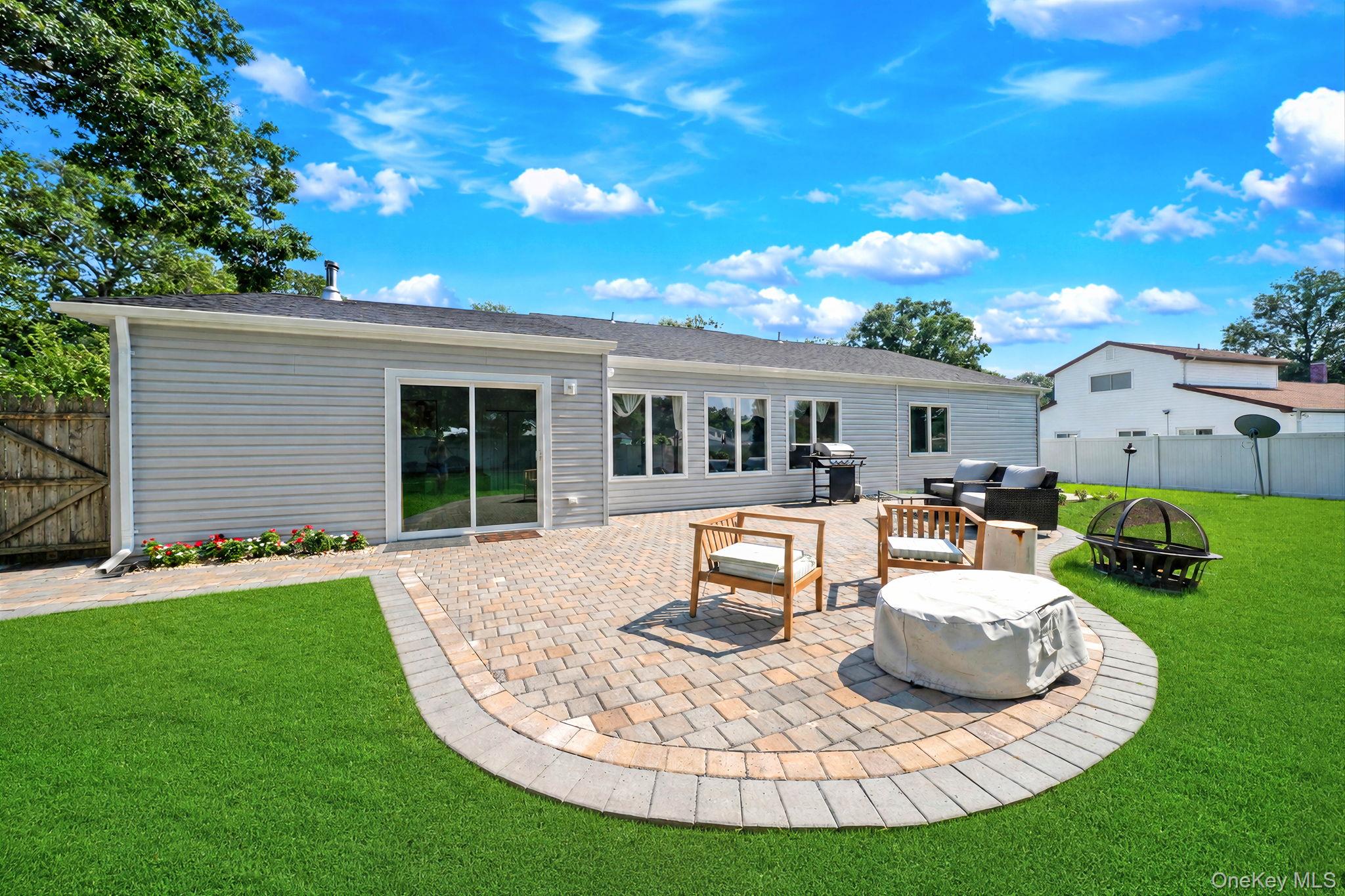 5th image of 60 Thomas St, Brookhaven, NY 11727 | MLS# 1035431