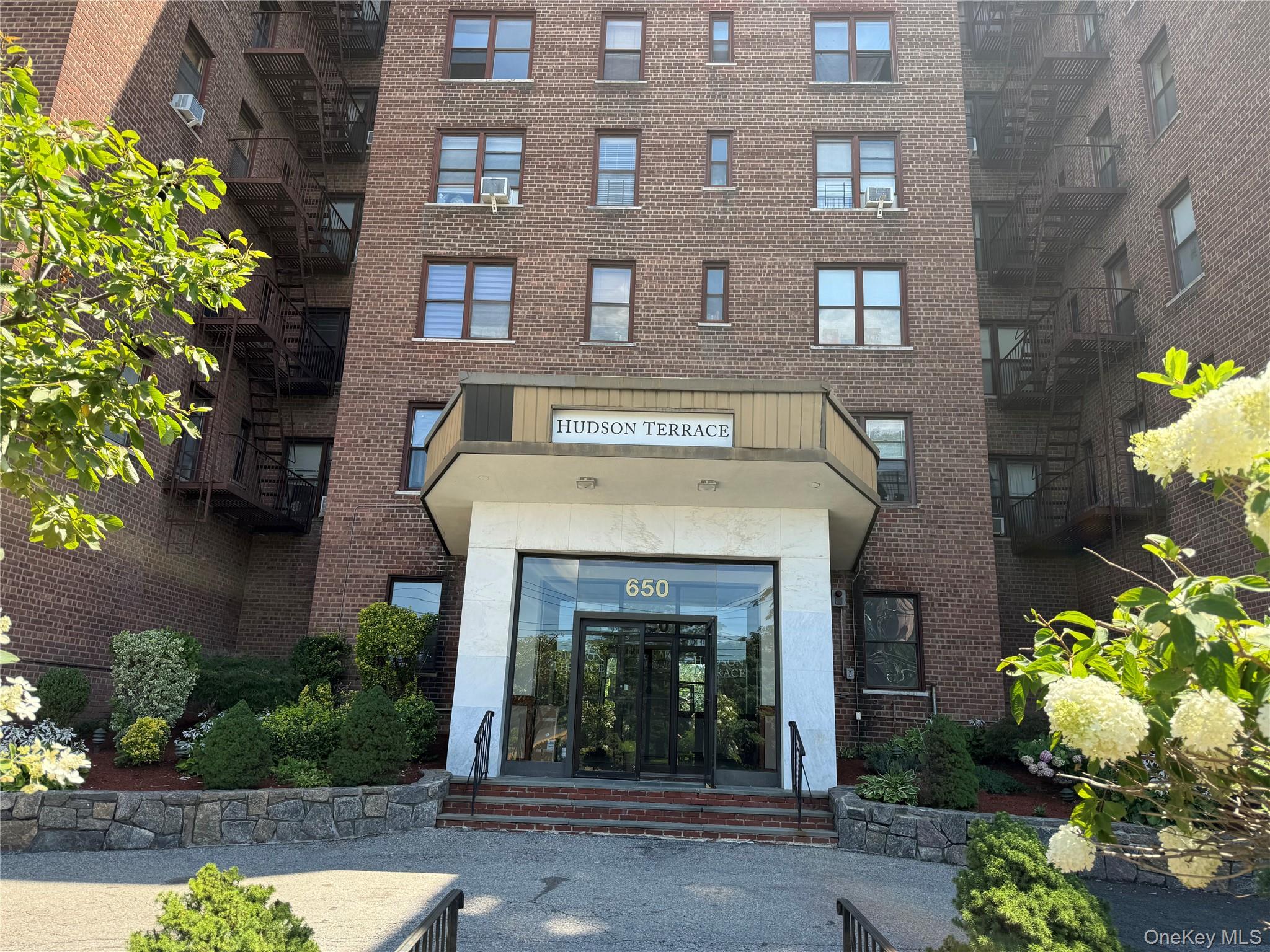 20th image of 650 Warburton Ave #5D, Yonkers, NY 10701 | MLS# 1035454