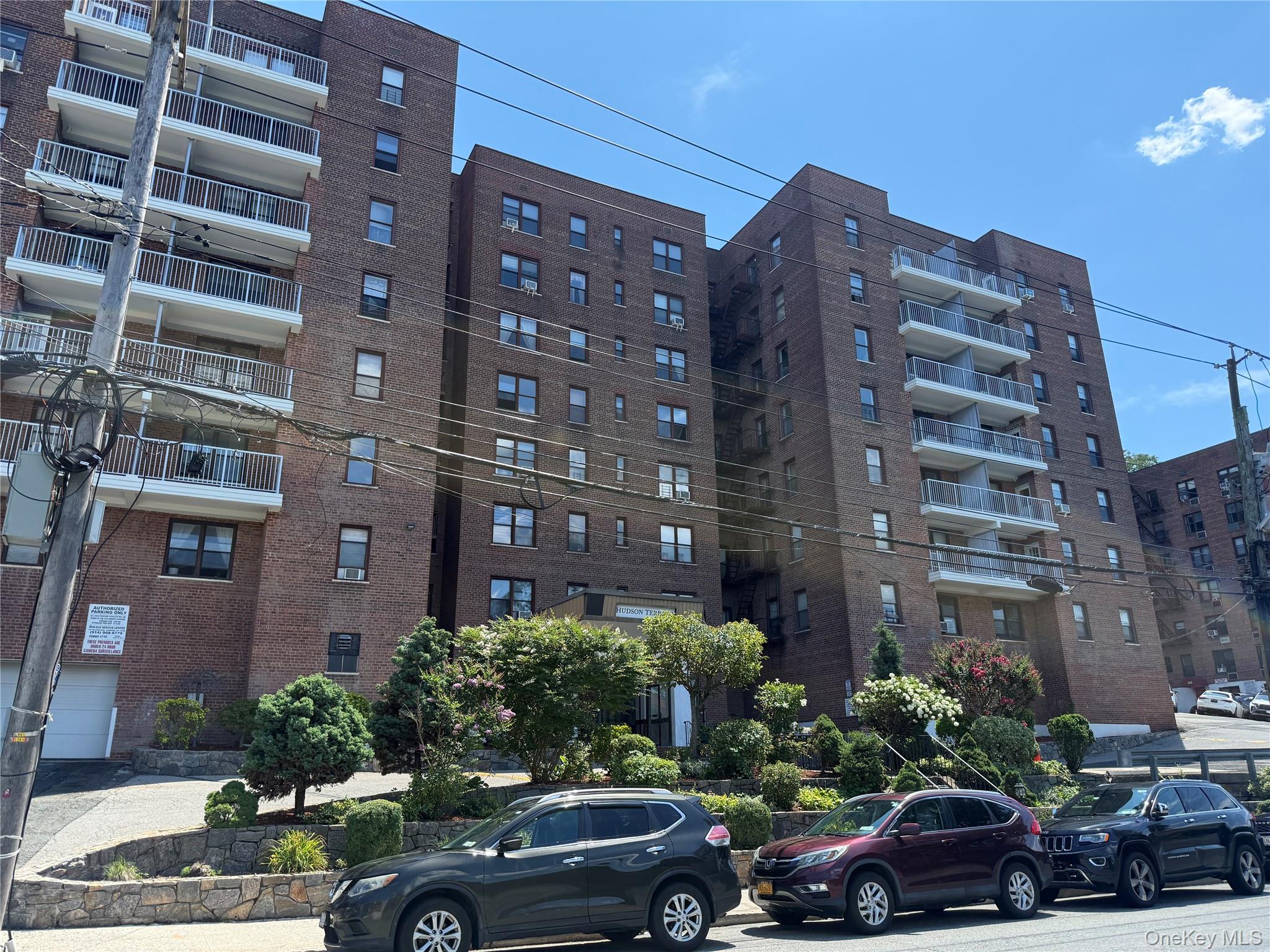 2nd image of 650 Warburton Ave, Yonkers, NY 10701