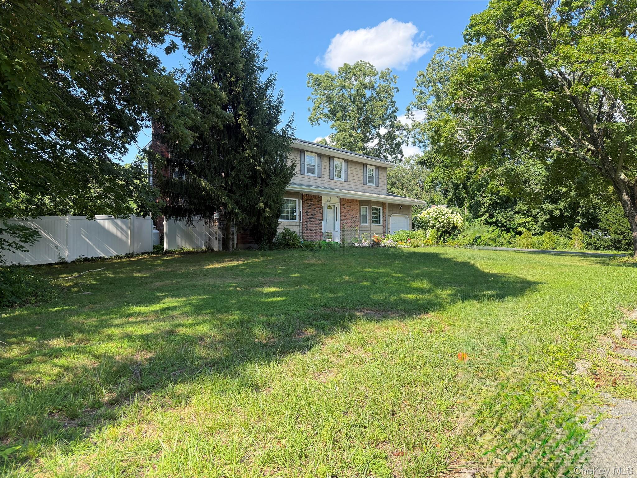 3rd image of 7 Estates Dr, Brookhaven, NY 11776 | MLS# 1035458
