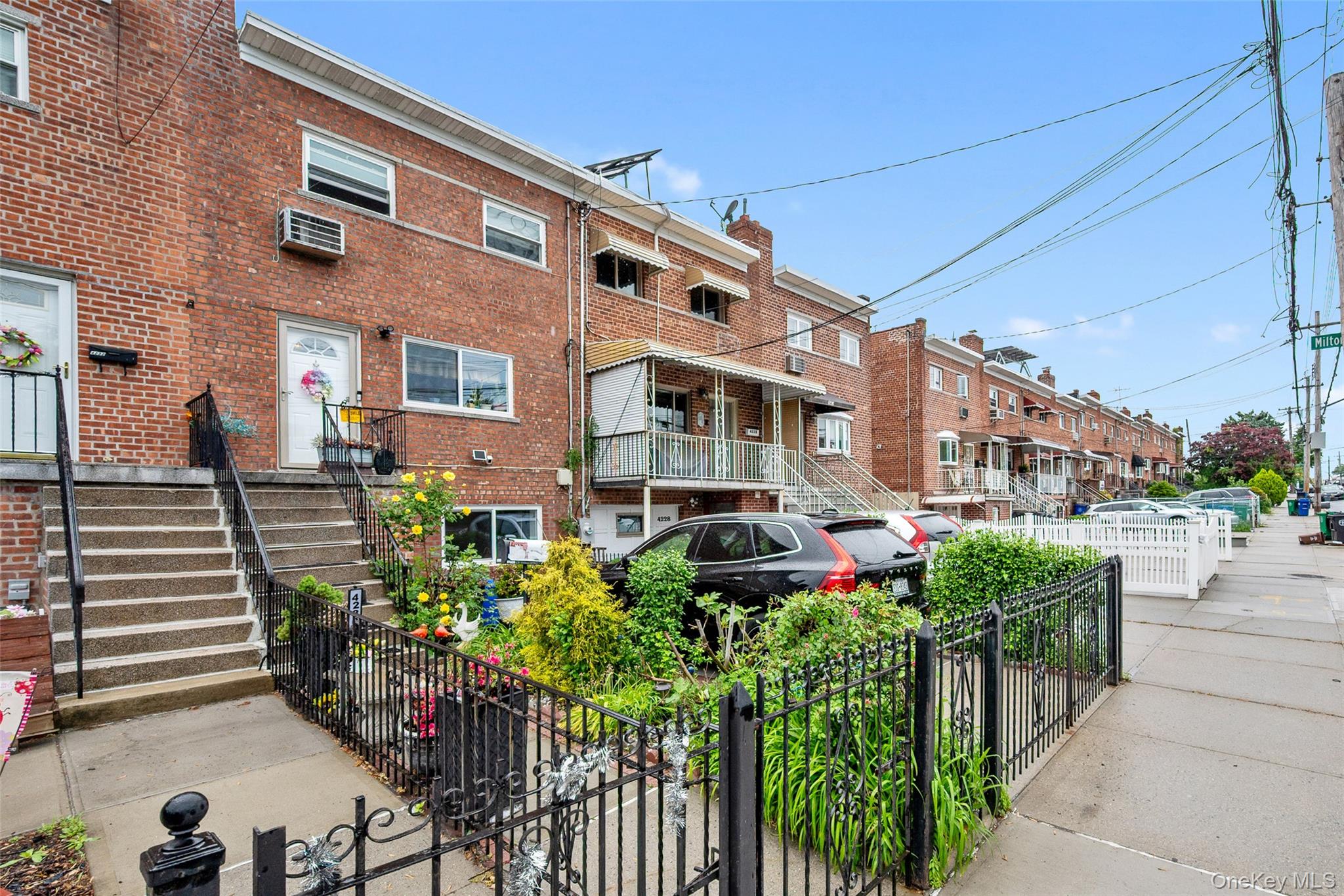 32nd image of 4230 E Tremont Ave, New York, NY 10465 | MLS# 1035460
