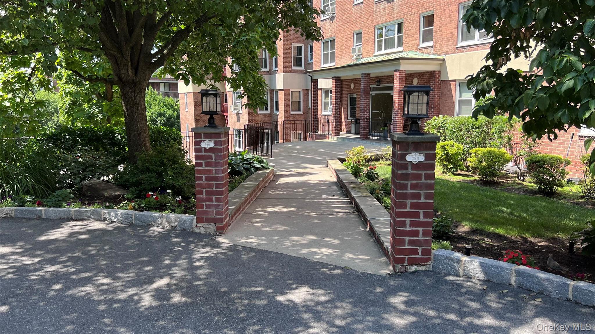 2nd image of 290 Collins Ave #4C, Mount Vernon, NY 10552 | MLS# 1035466