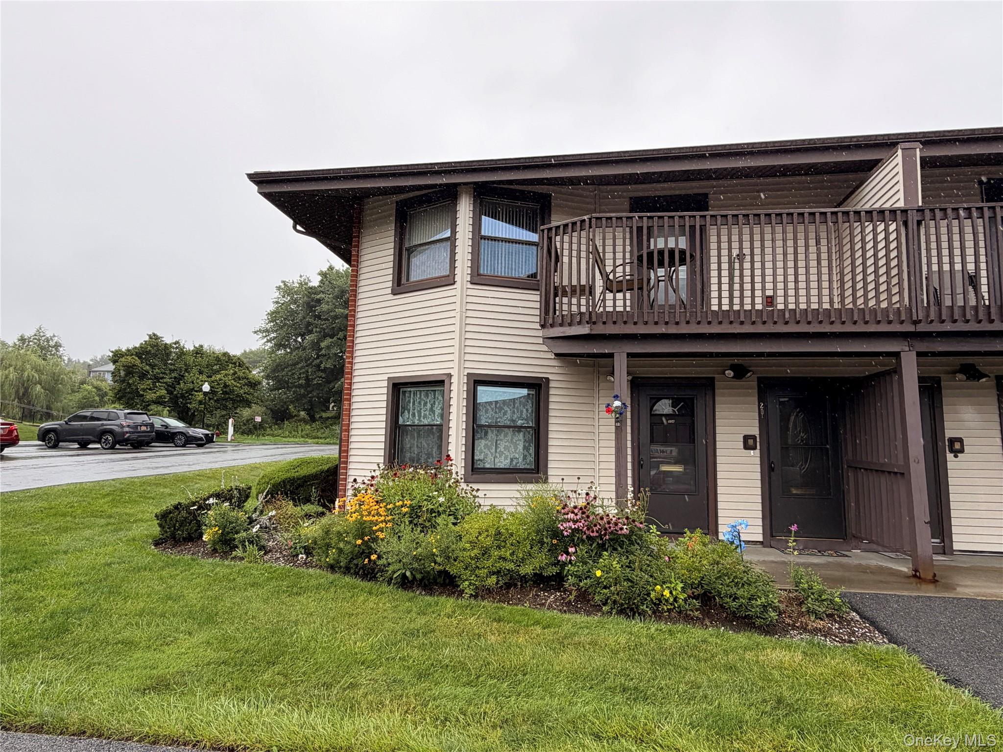 2nd image of 10 Hastings Ct #A, Yorktown, NY 10598 | MLS# 1035474