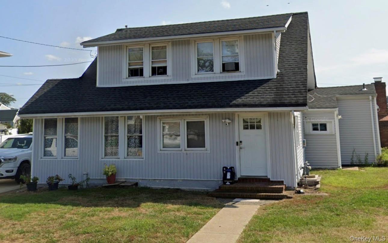 3rd image of 370 Clocks Blvd, Oyster Bay, NY 11758 | MLS# 1035484