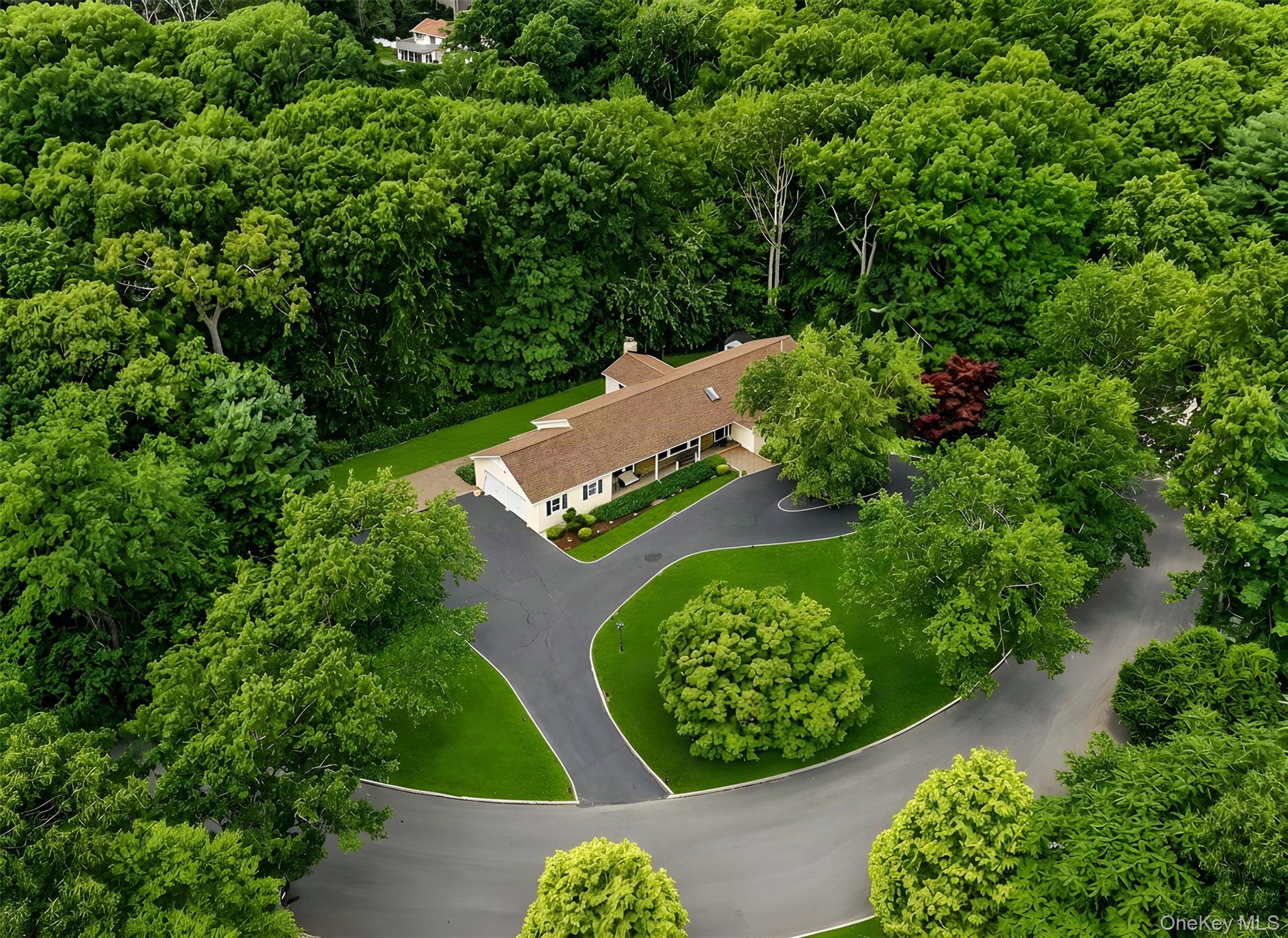 1st image of 10 Williamsburg Dr, Smithtown, NY 11768 | MLS# 1035573