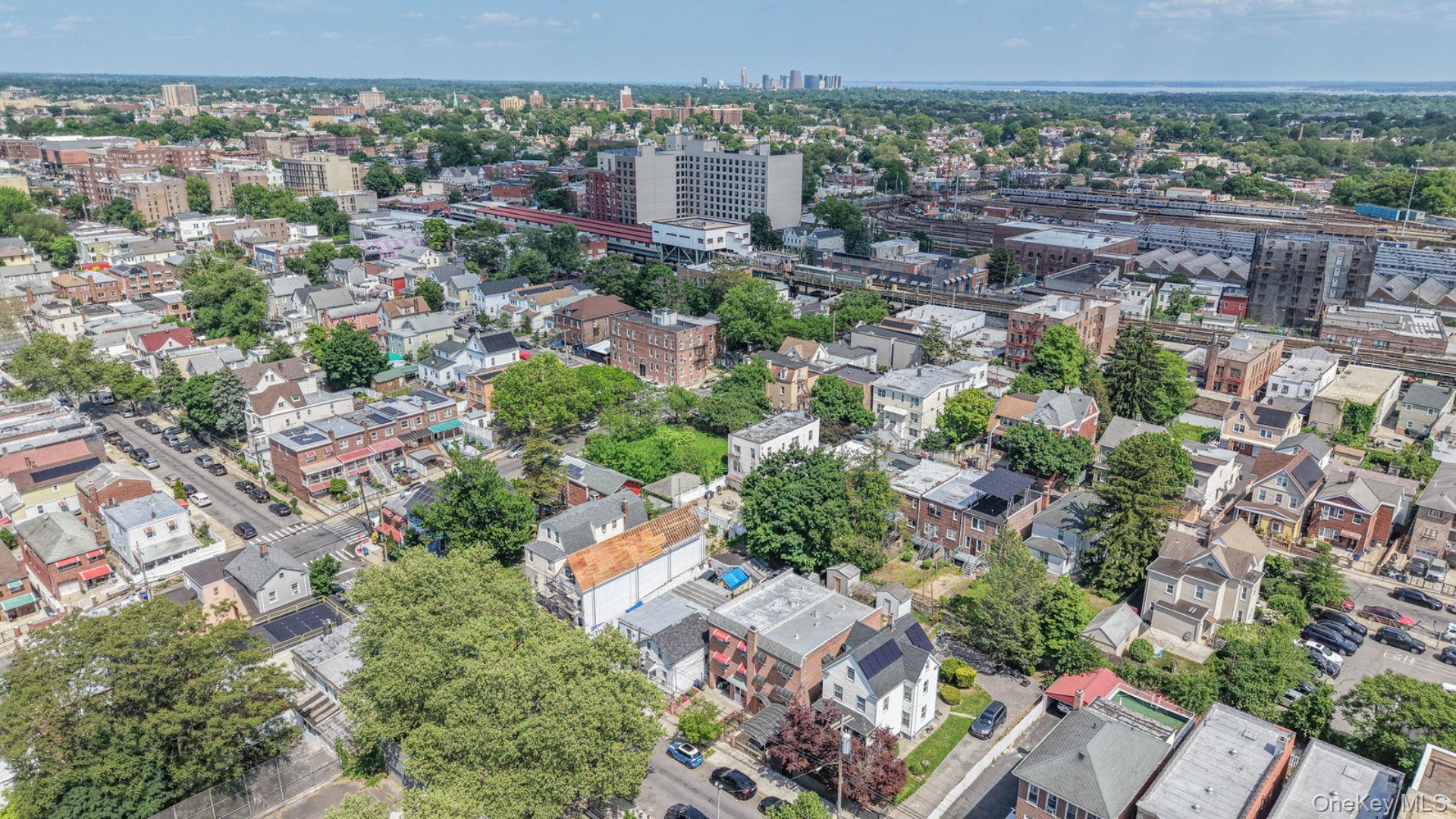 10th image of 4564 Matilda Ave, New York, NY 10470 | MLS# 1035617