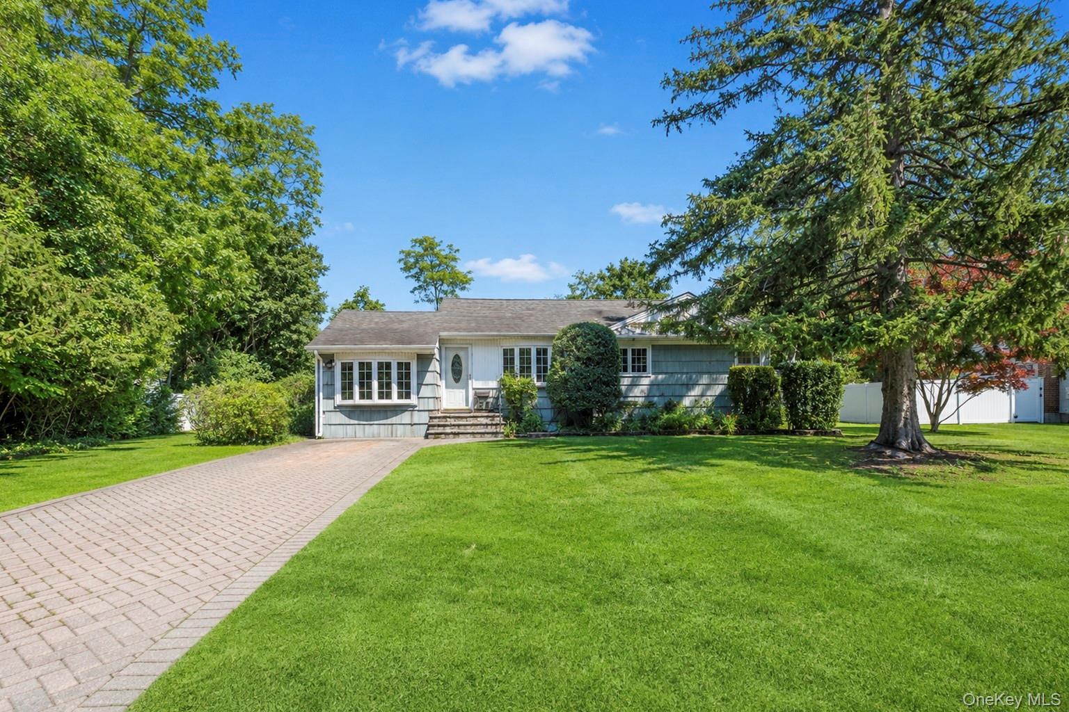 1st image of 1 Dale Ln, Smithtown, NY 11787 | MLS# 1035638