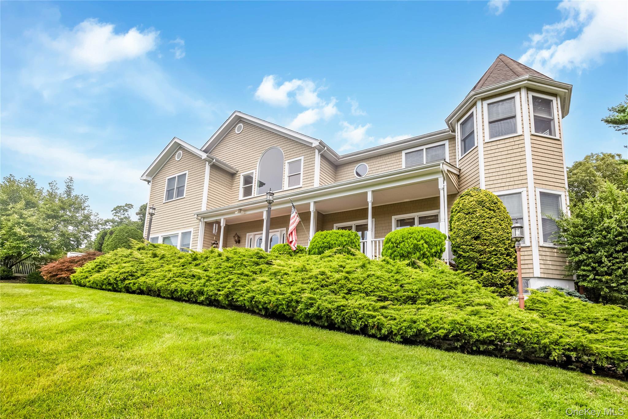 2nd image of 230 Woodbine Ave, Huntington, NY 11768 | MLS# 1035659