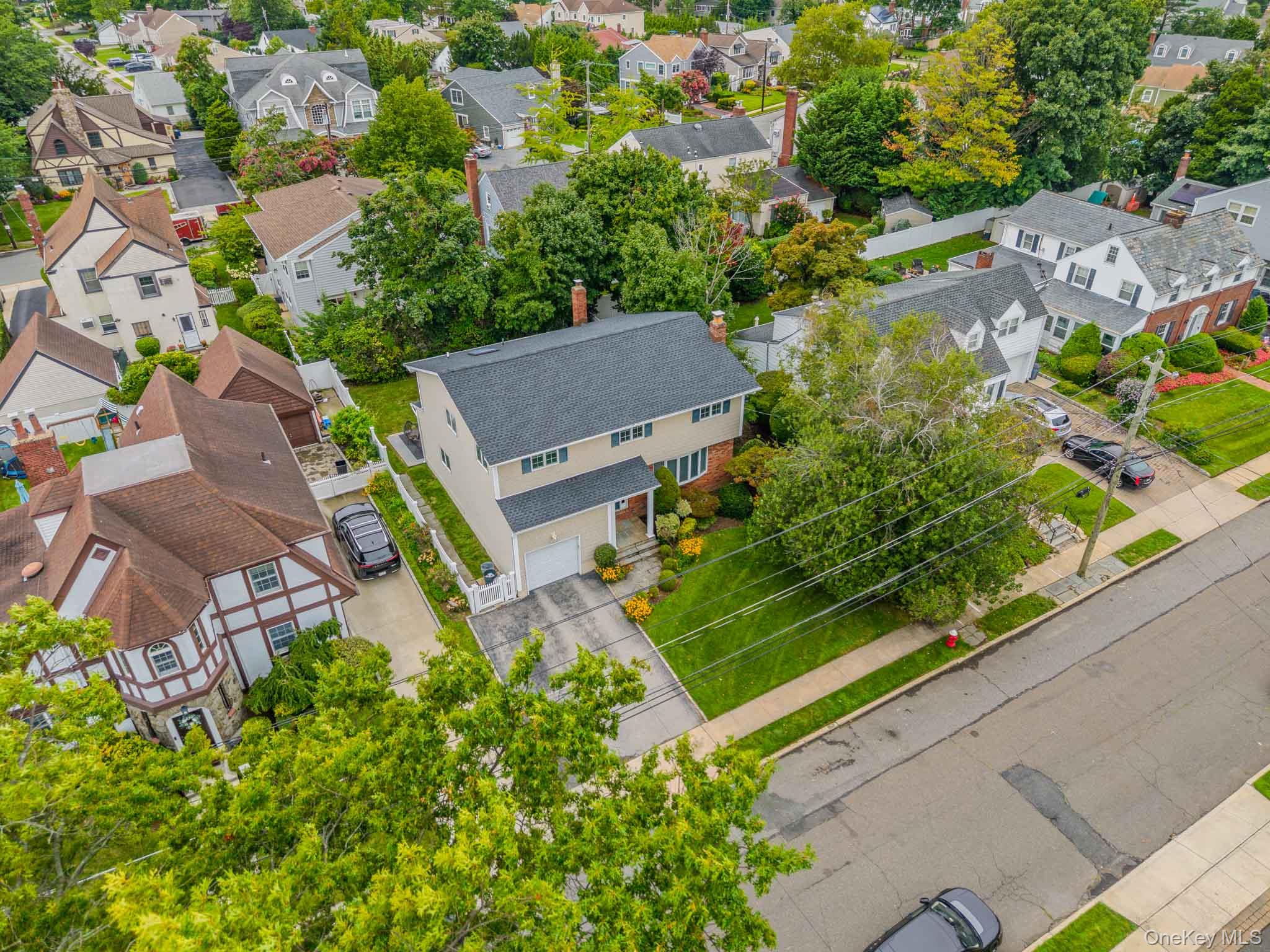 2nd image of 19 Howland Rd, Hempstead, NY 11518 | MLS# 1035673
