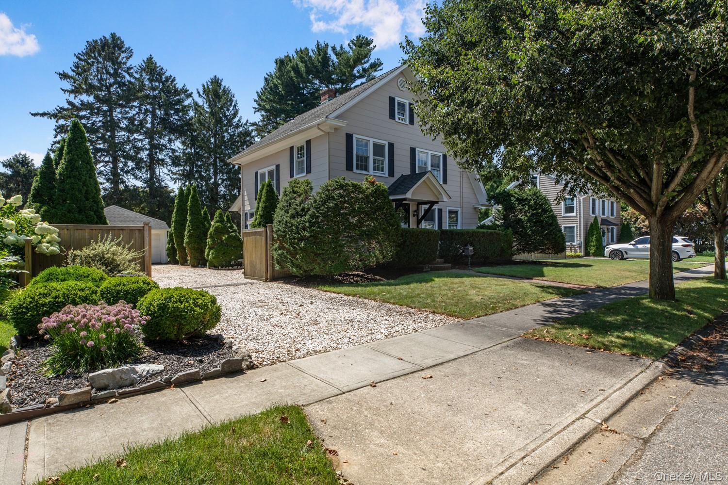 2nd image of 22 Ketewamoke Ave, Babylon, NY 11702 | MLS# 1035686