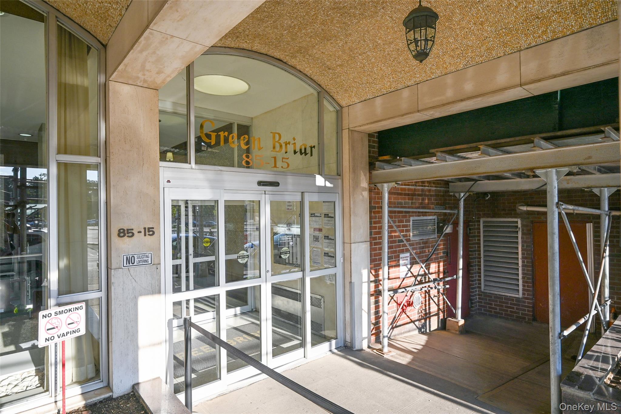 1st image of 85-15 Main St, New York, NY 11435