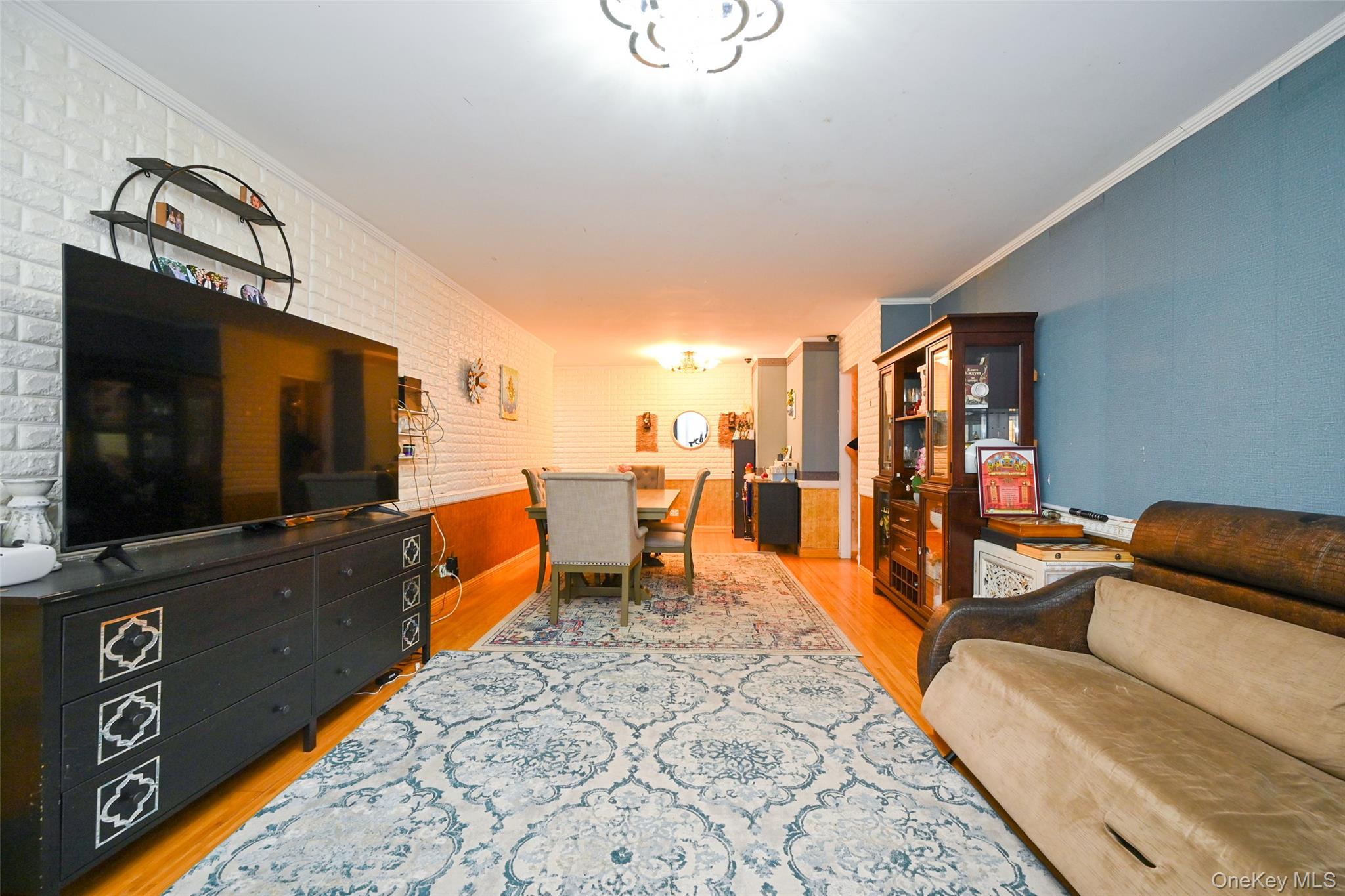4th image of 85-15 Main St, New York, NY 11435
