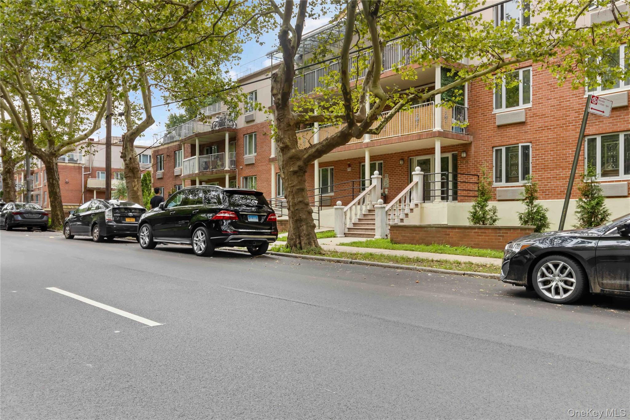 1st image of 6434 Grand Central Pkwy, New York, NY 11375