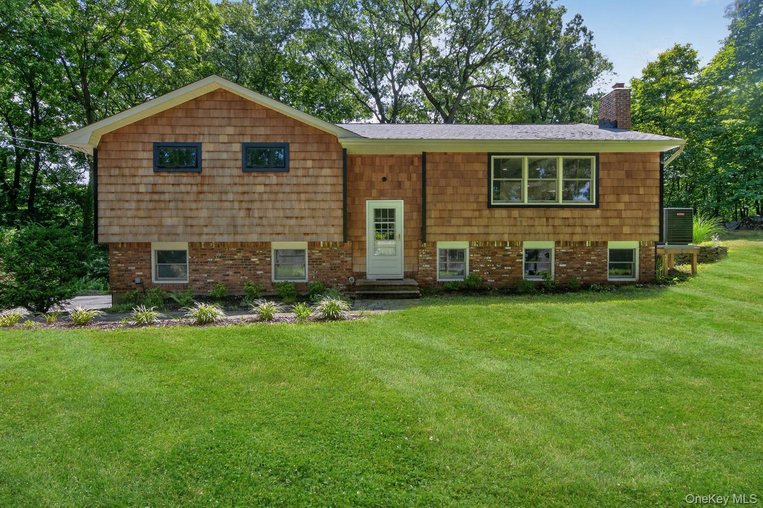 2nd image of 6a Rochester Ct, Huntington, NY 11743 | MLS# 1035752