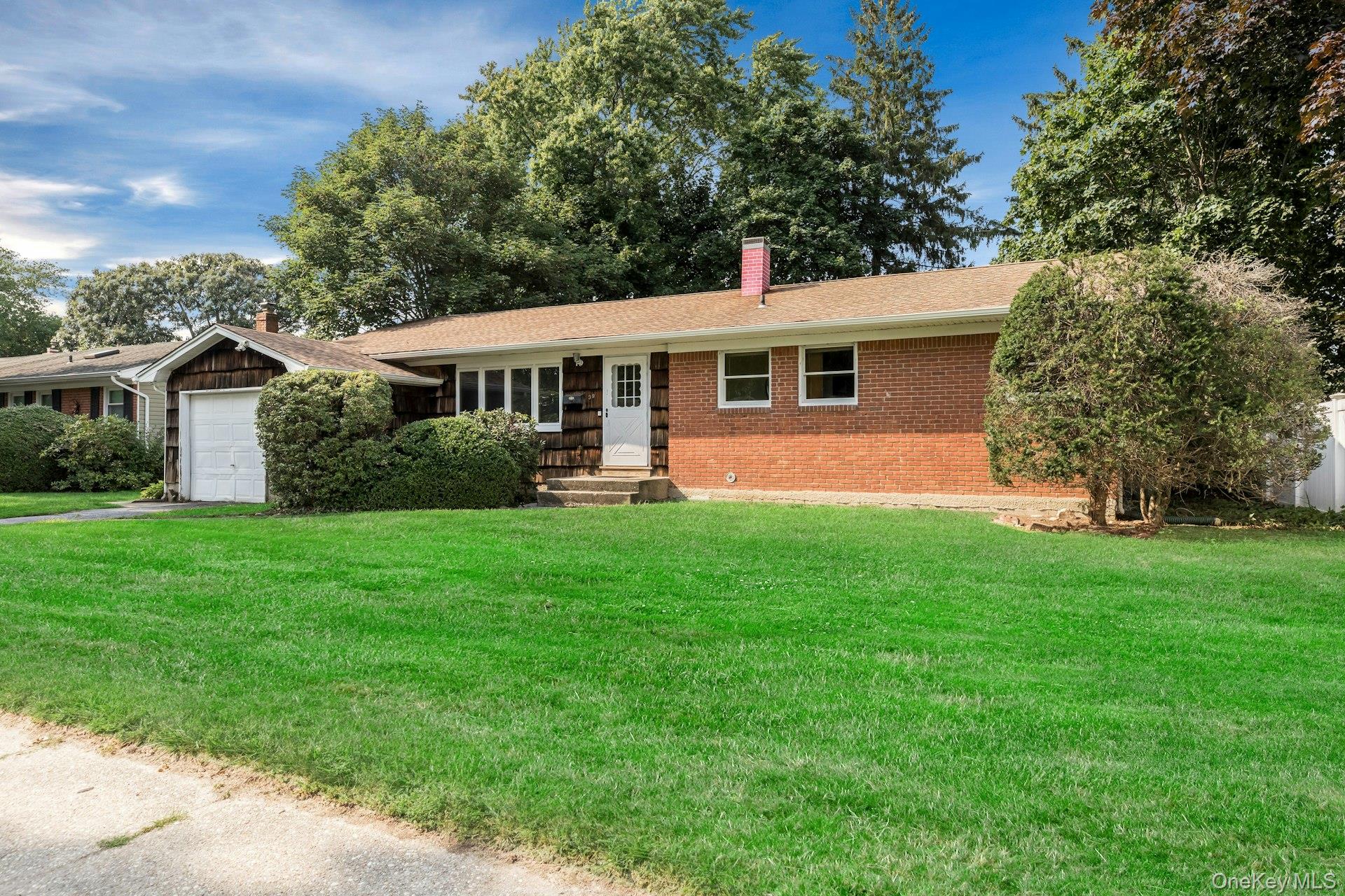 2nd image of 39 Alma St, Islip, NY 11782 | MLS# 1035760