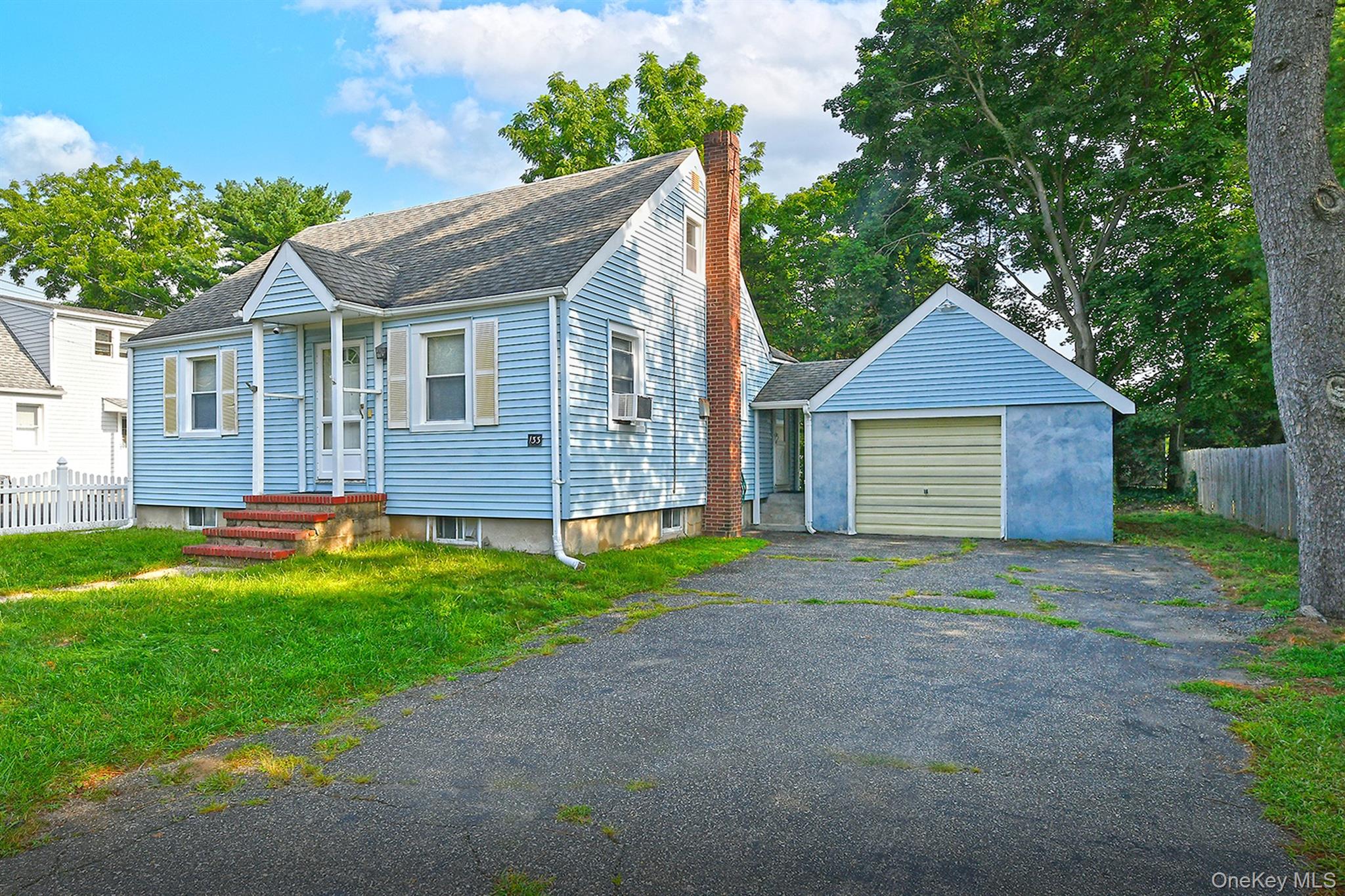 2nd image of 133 Little Plains Rd, Huntington, NY 11743 | MLS# 1035772