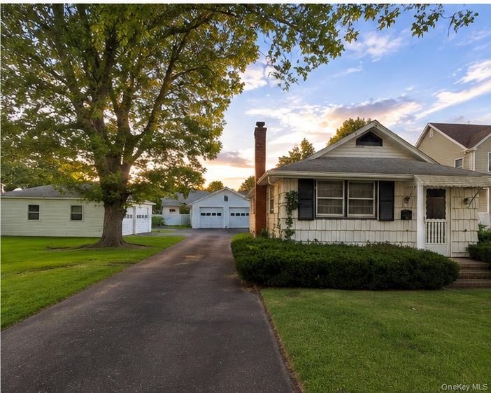 2nd image of 33 Cleveland St, Brookhaven, NY 11772 | MLS# 1035783