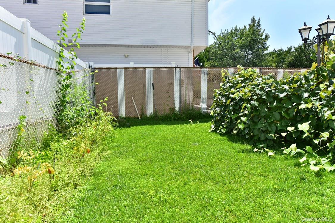 20th image of 70 Grantwood Ave, New York, NY 10312 | MLS# 1035827