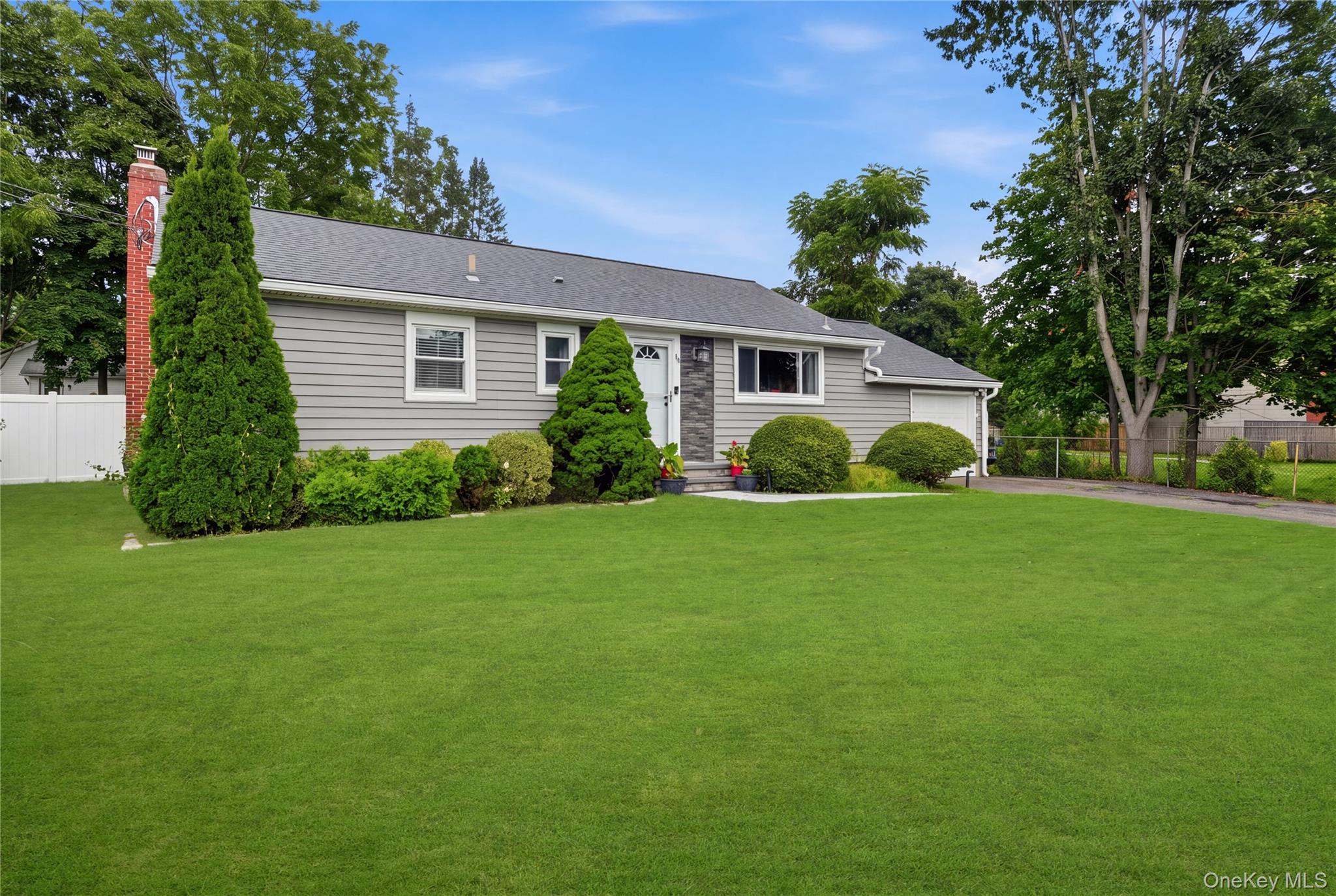 39th image of 96 E 12th St, Huntington, NY 11746 | MLS# 1035892