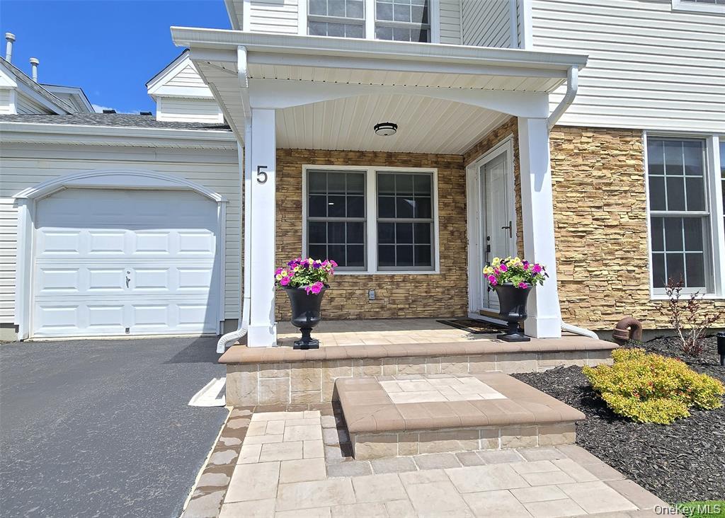 2nd image of 5 Charley Ln, Brookhaven, NY 11953 | MLS# 1035934