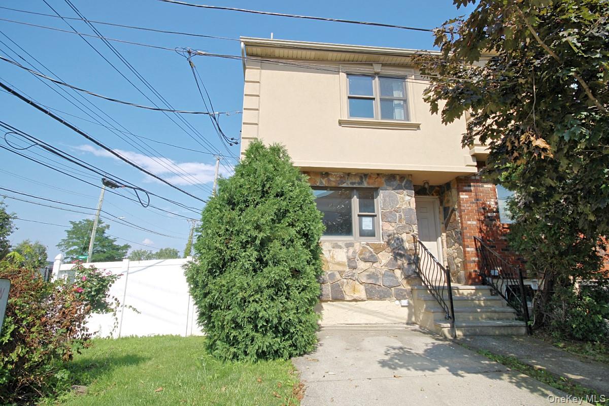 1st image of 5 Abbey Rd, New York, NY 10308 | MLS# 1035975