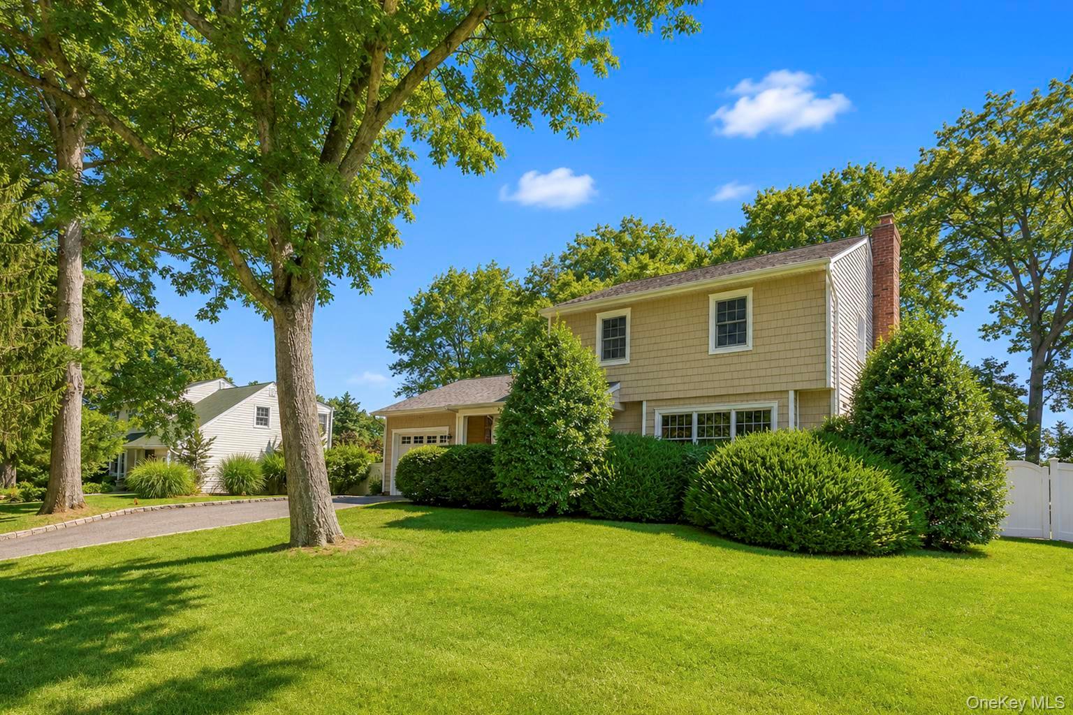 3rd image of 18 Elkin Dr, Brookhaven, NY 11953 | MLS# 1035992