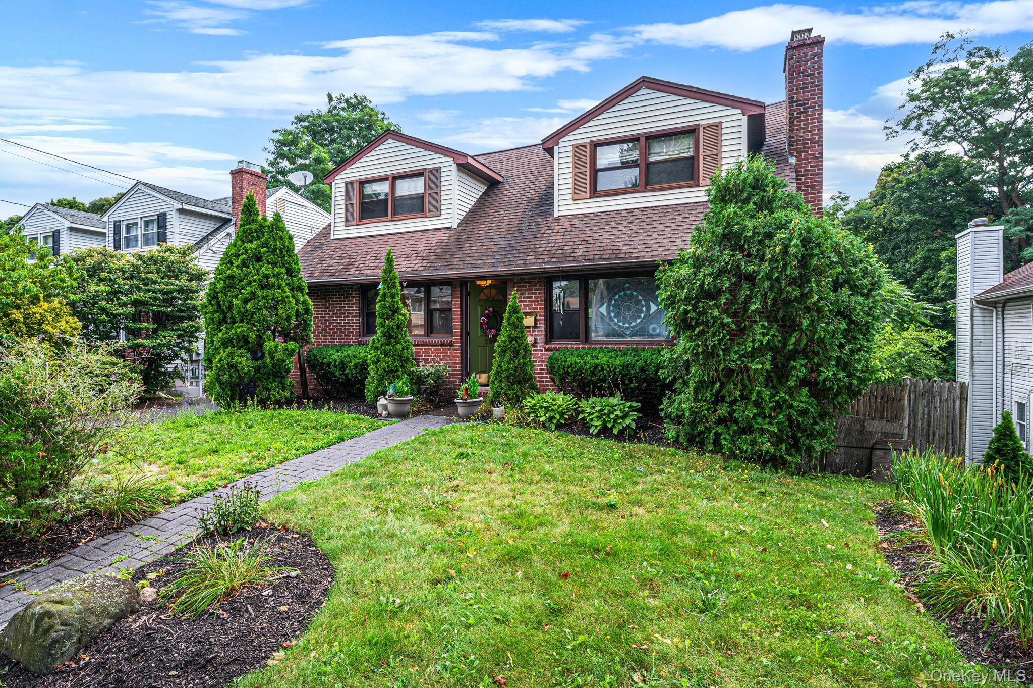 2nd image of 288 Nassau Rd, Huntington, NY 11743 | MLS# 1036058