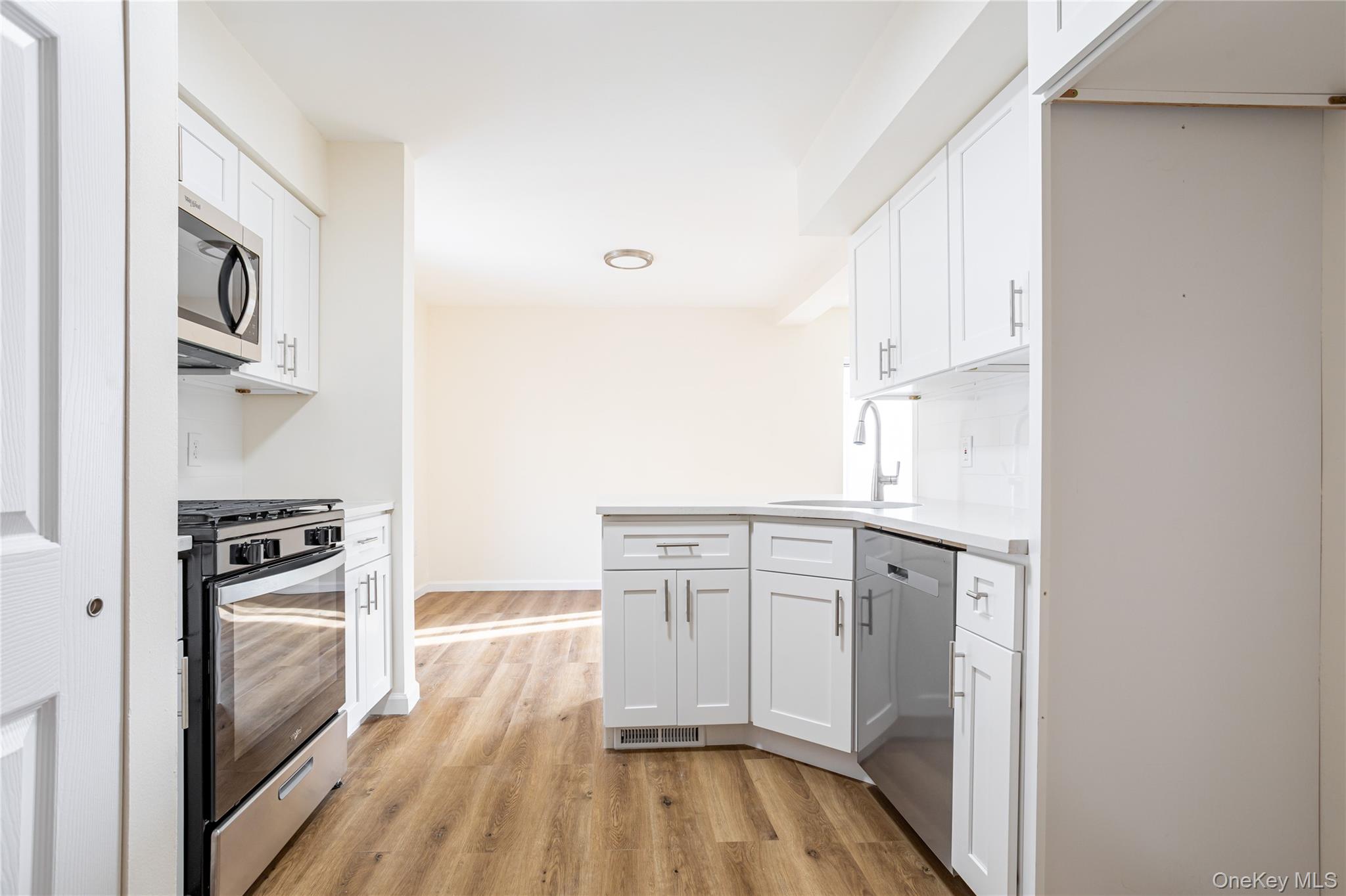 3rd image of 491 Ilyssa Wy, New York, NY 10312 | MLS# 1036097
