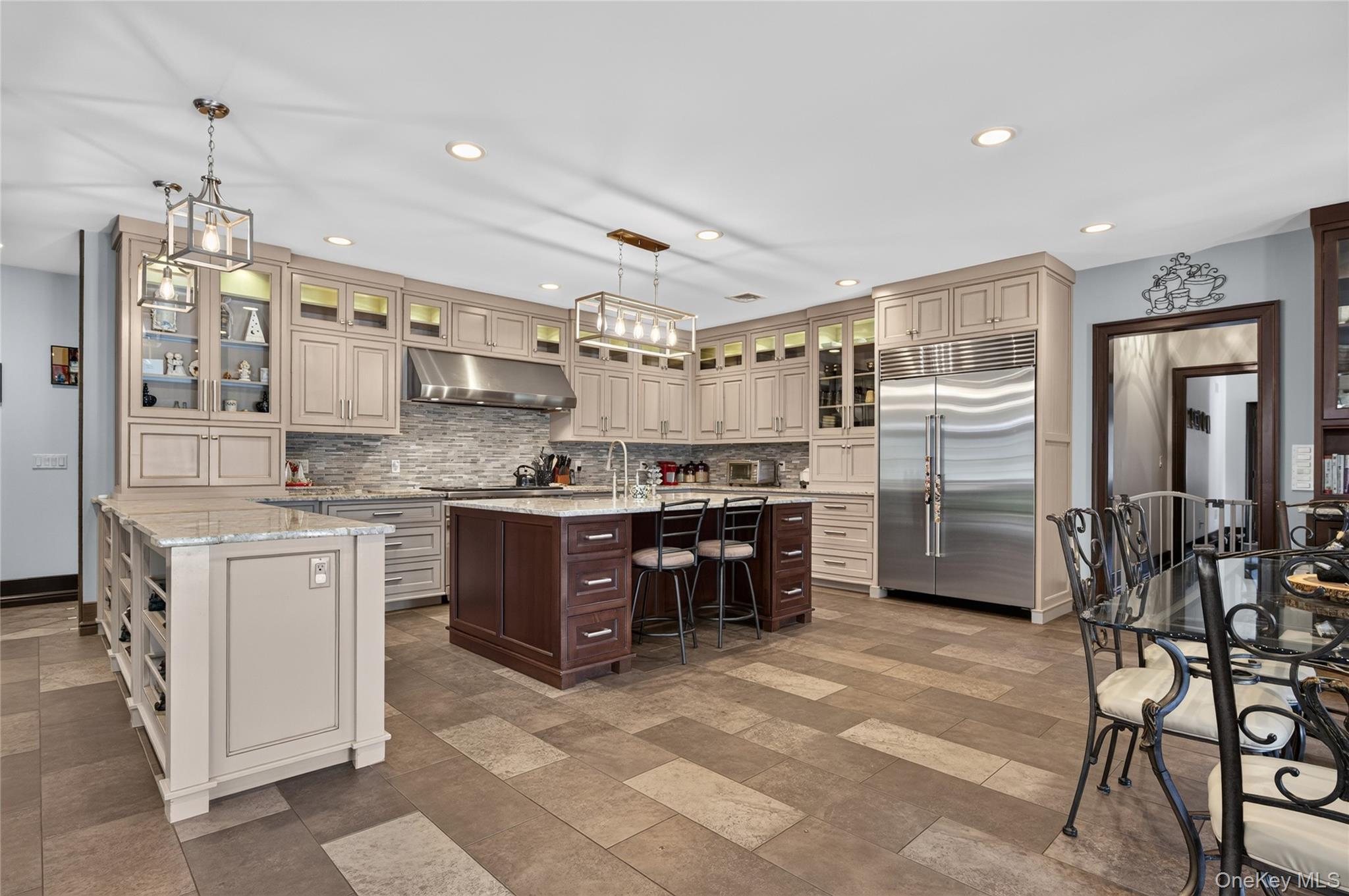 5th image of 23 Gloria Ln, Huntington, NY 11743 | MLS# 1036110