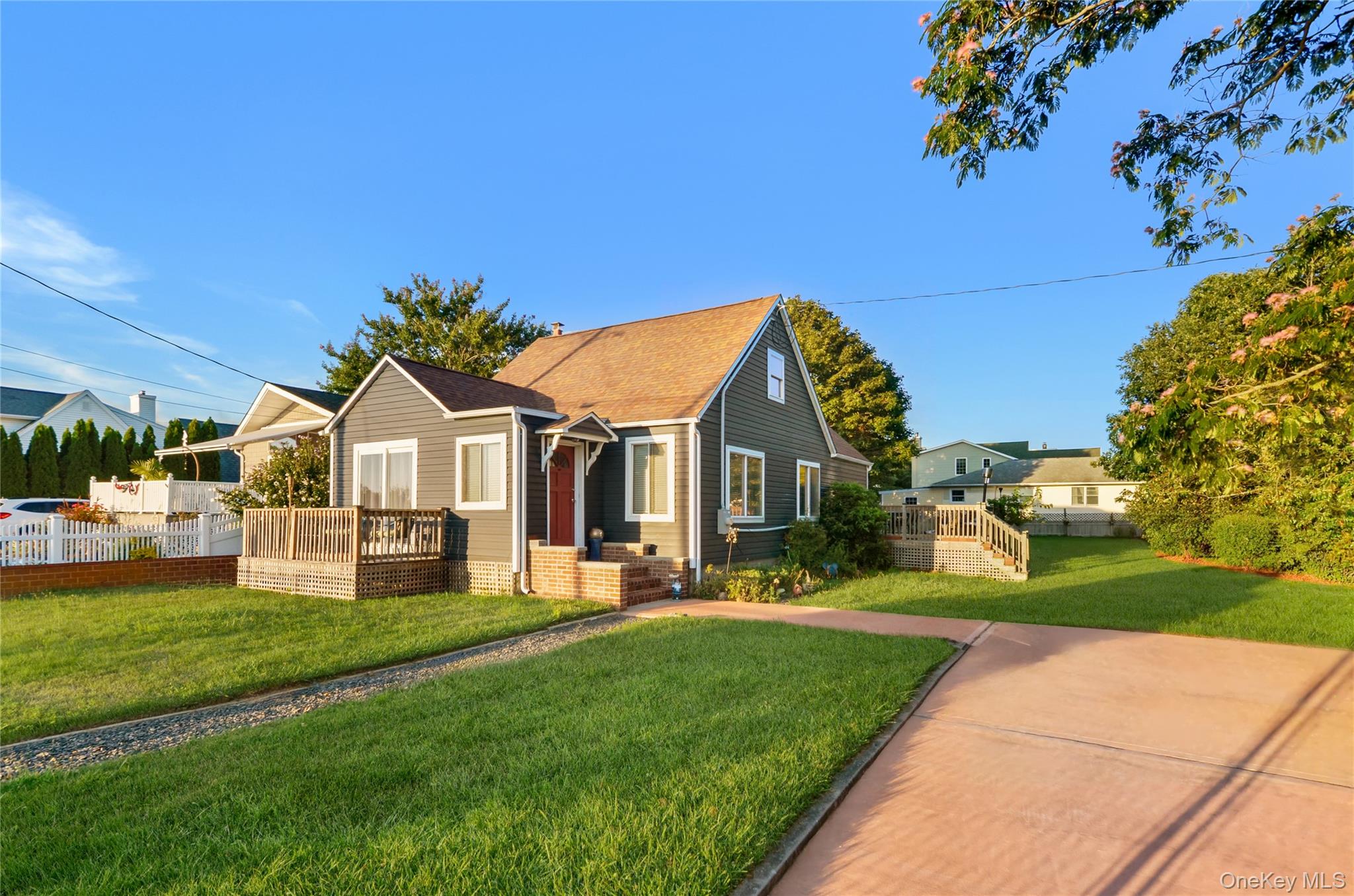 38th image of 21 Grandview Dr, Brookhaven, NY 11967 | MLS# 1036116