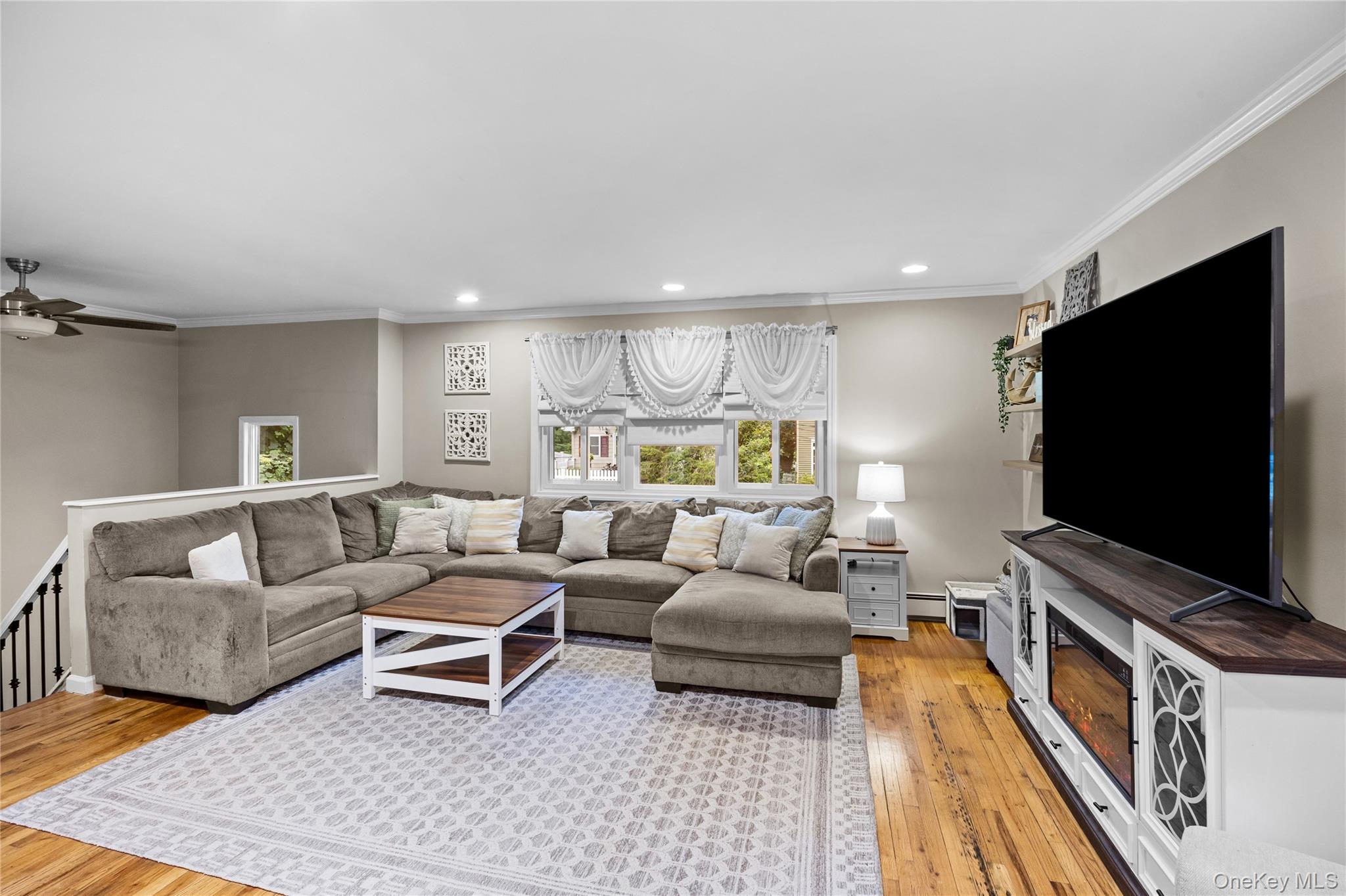 3rd image of 33 Manhasset Rd, Brookhaven, NY 11789 | MLS# 1036132
