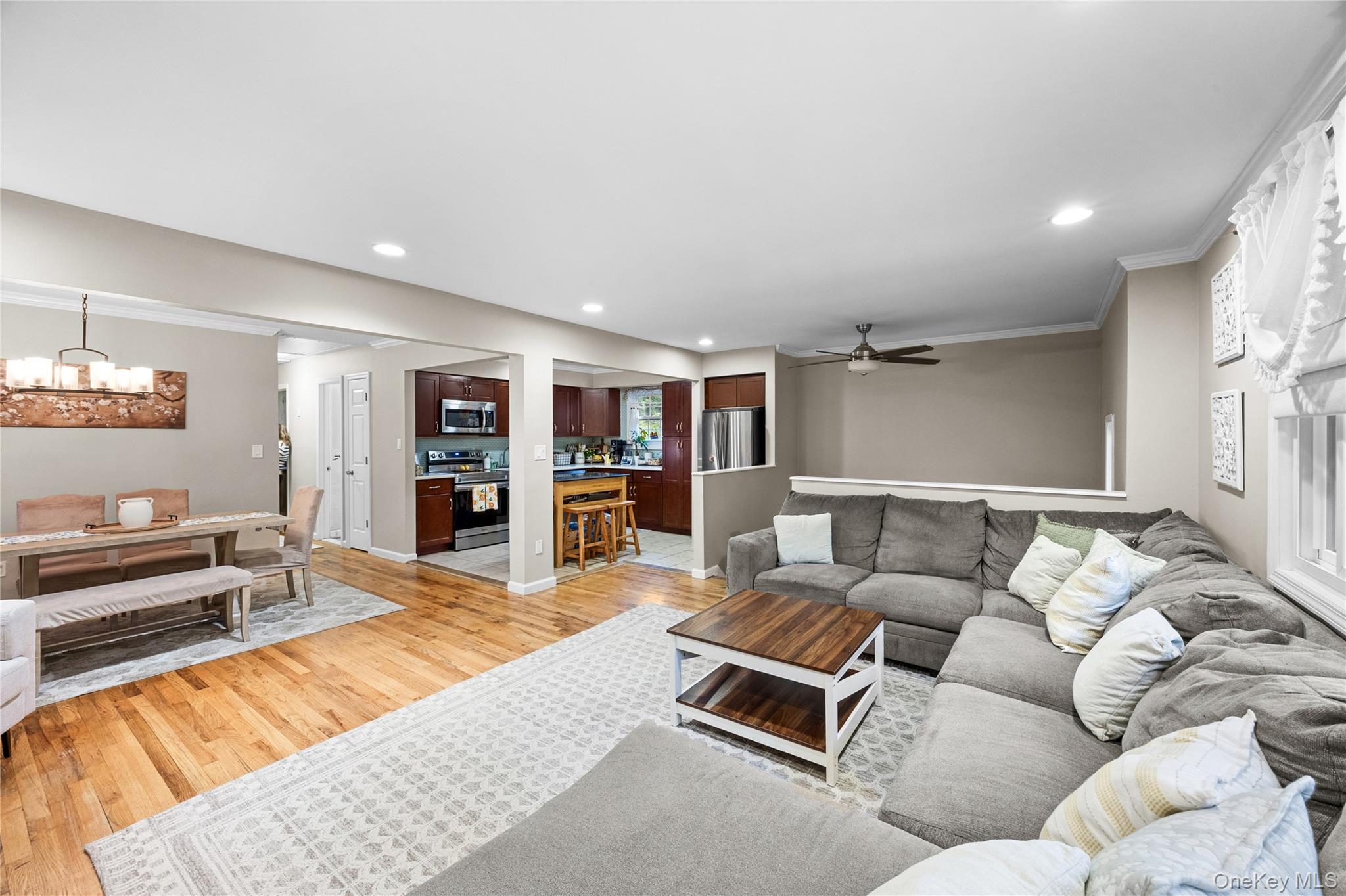 5th image of 33 Manhasset Rd, Brookhaven, NY 11789 | MLS# 1036132