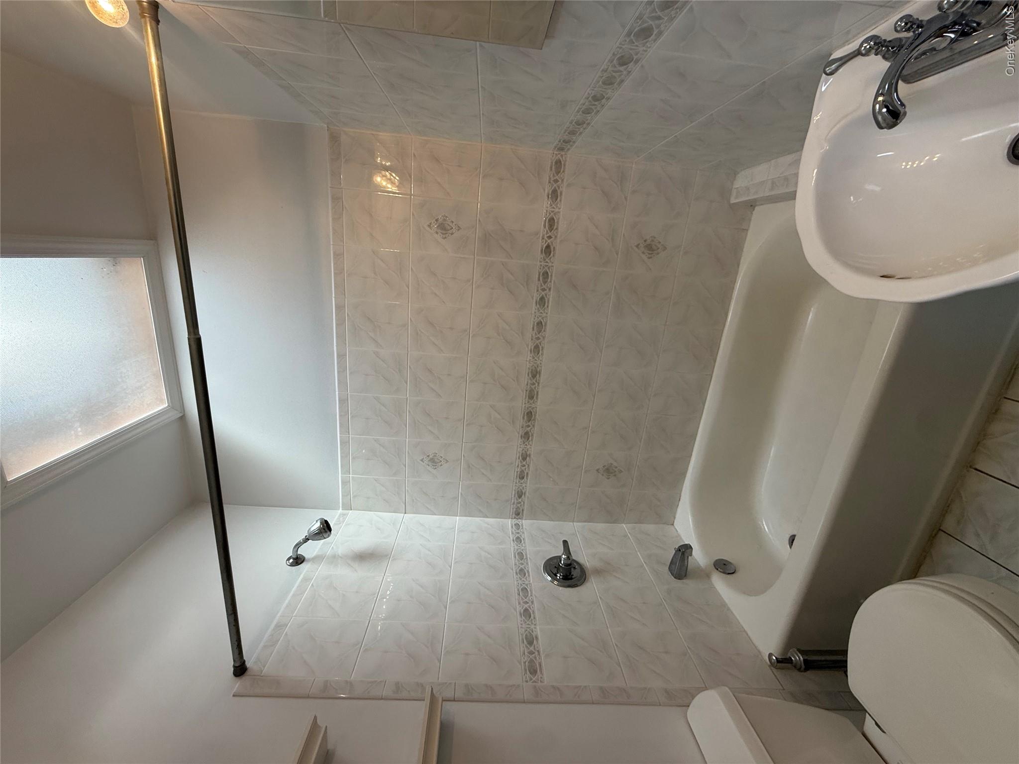 15th image of 868 Morris Park Ave, New York, NY 10462 | MLS# 1036143