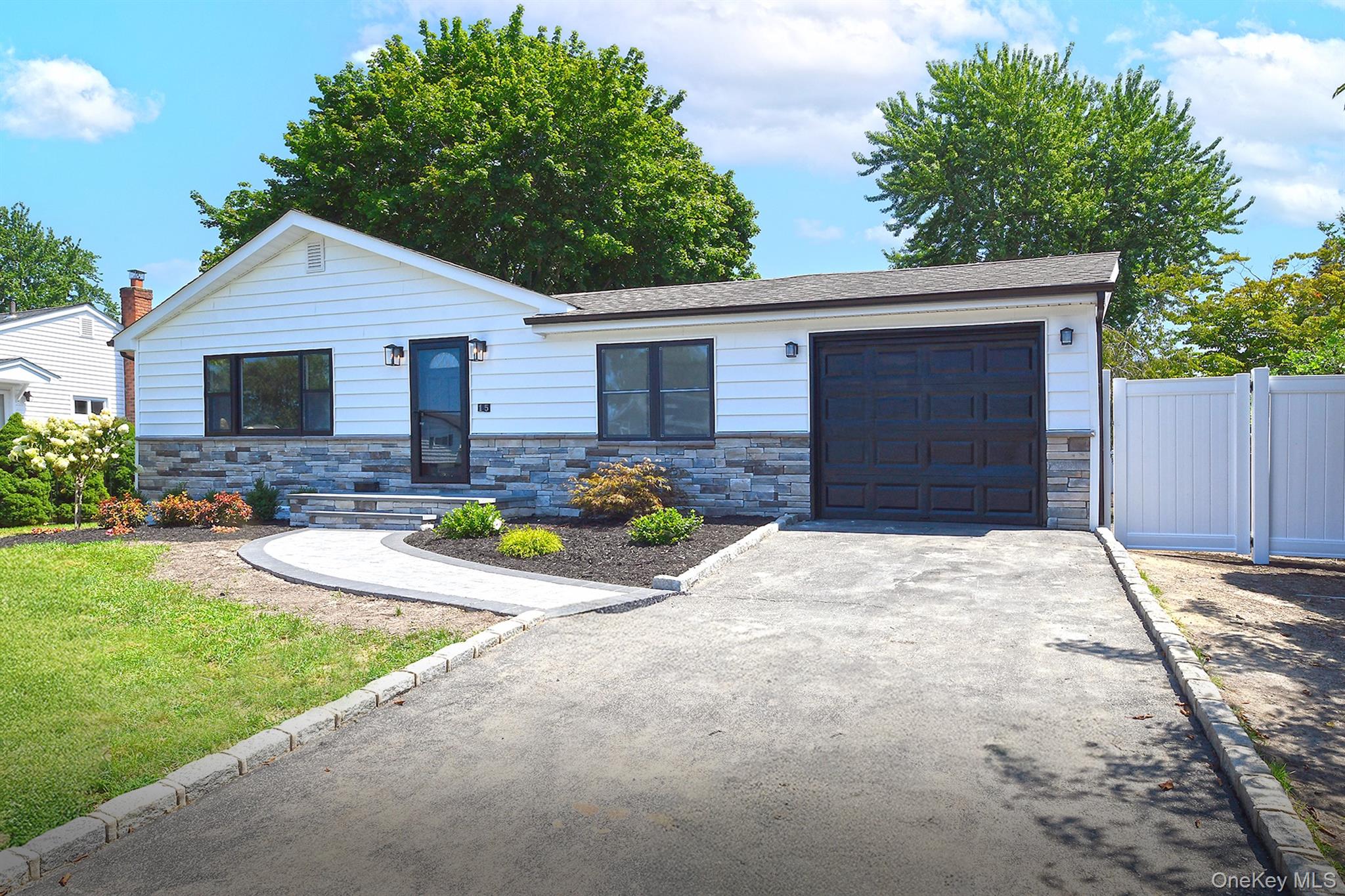 2nd image of 15 Parkview Dr, Smithtown, NY 11725 | MLS# 1036159