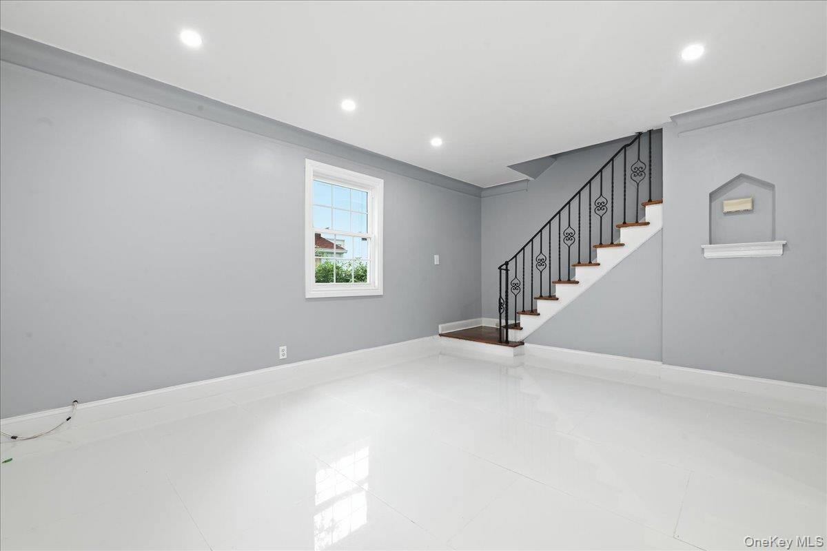 5th image of 415 Leonard Blvd, North Hempstead, NY 11040 | MLS# 1036253