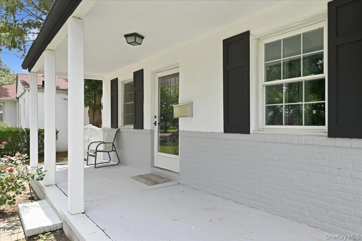 4th image of 415 Leonard Blvd, North Hempstead, NY 11040 | MLS# 1036253