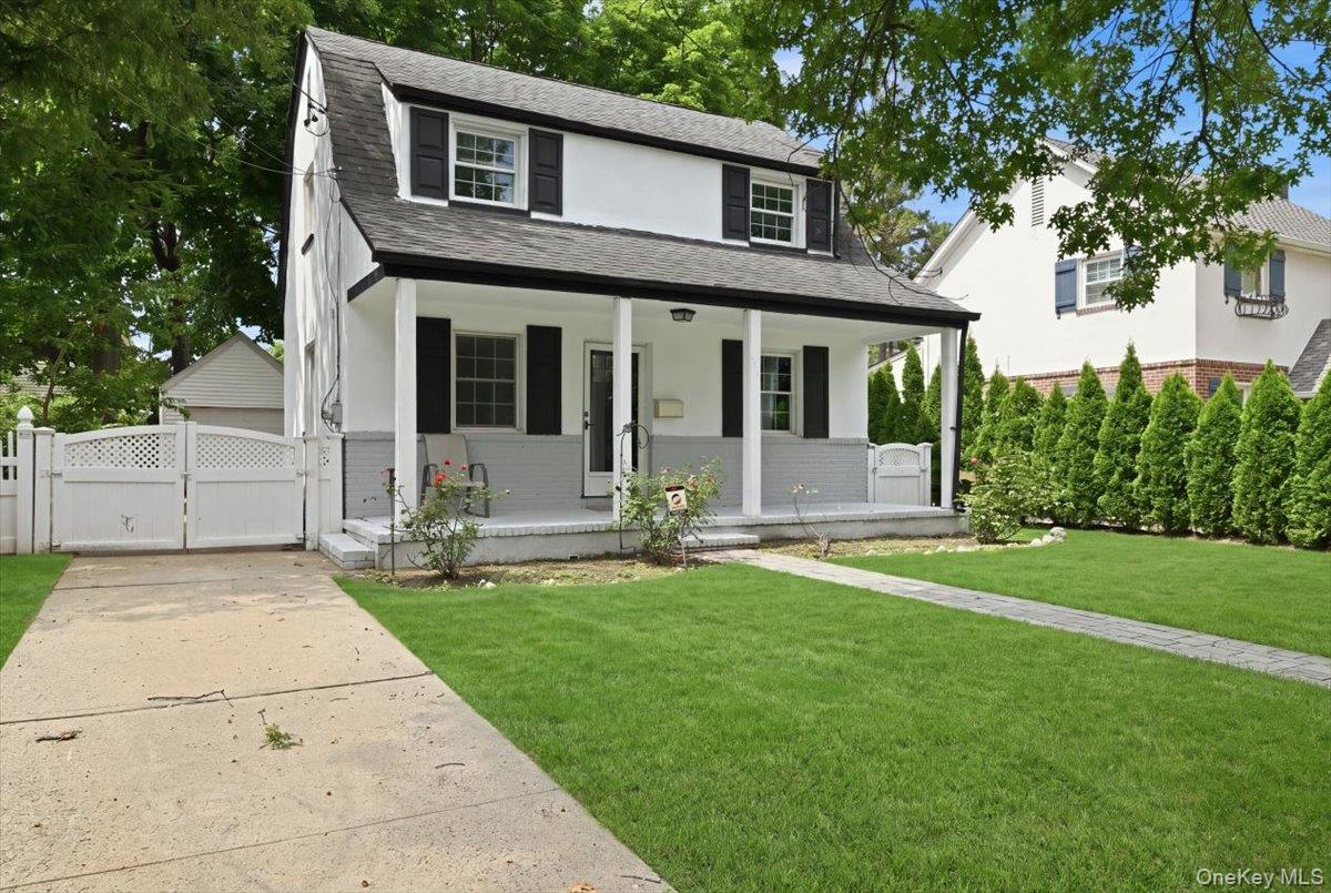 2nd image of 415 Leonard Blvd, North Hempstead, NY 11040 | MLS# 1036253